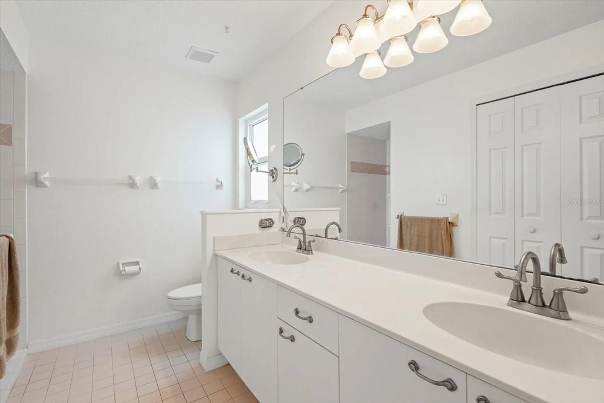 Property Slideshow image 34 of 44 | 3339 sheffield cir, Sarasota, FL, 34239