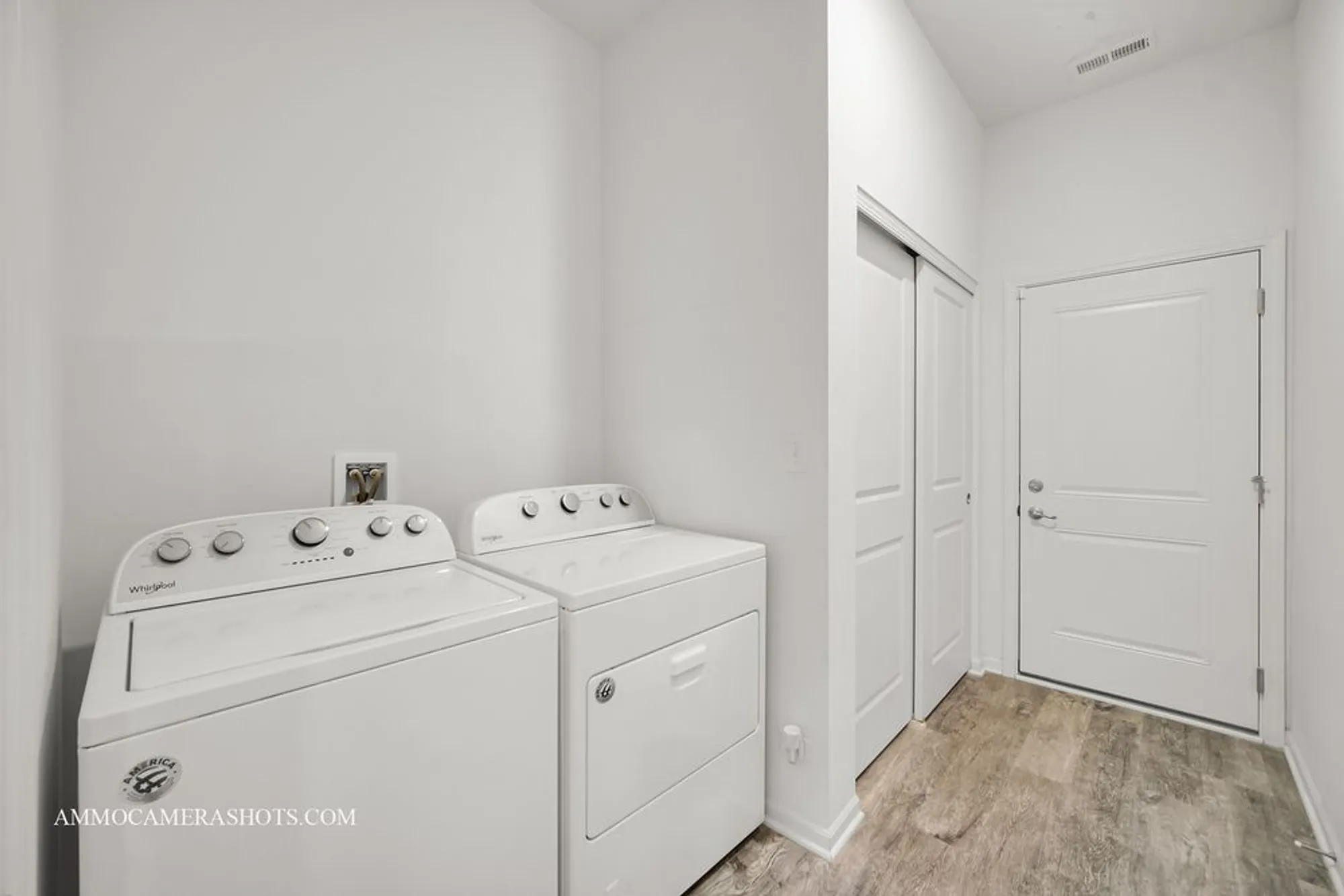 Property Slideshow image 17 of 29 | 1108 crestview ln # 1354, Pingree Grove, IL, 60140