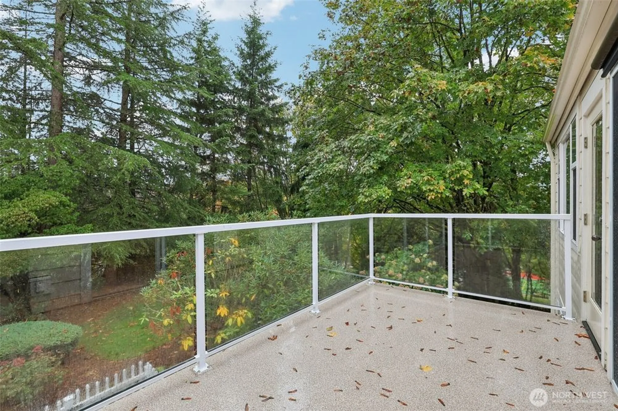 Property Slideshow image 33 of 40 | 22561 se 42nd ter # 2211, Issaquah, WA, 98029