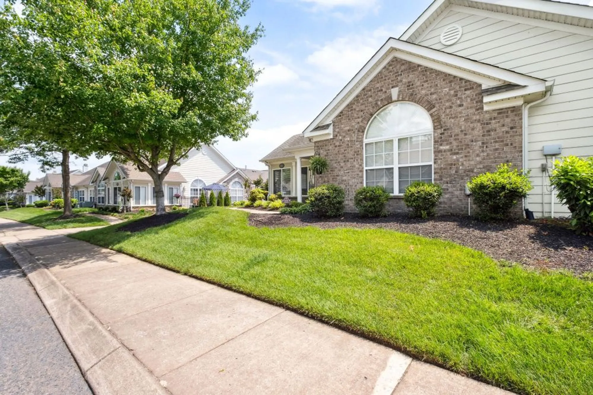 Property Slideshow image 3 of 32 | 825 s browns ln 1501, Gallatin, TN, 37066