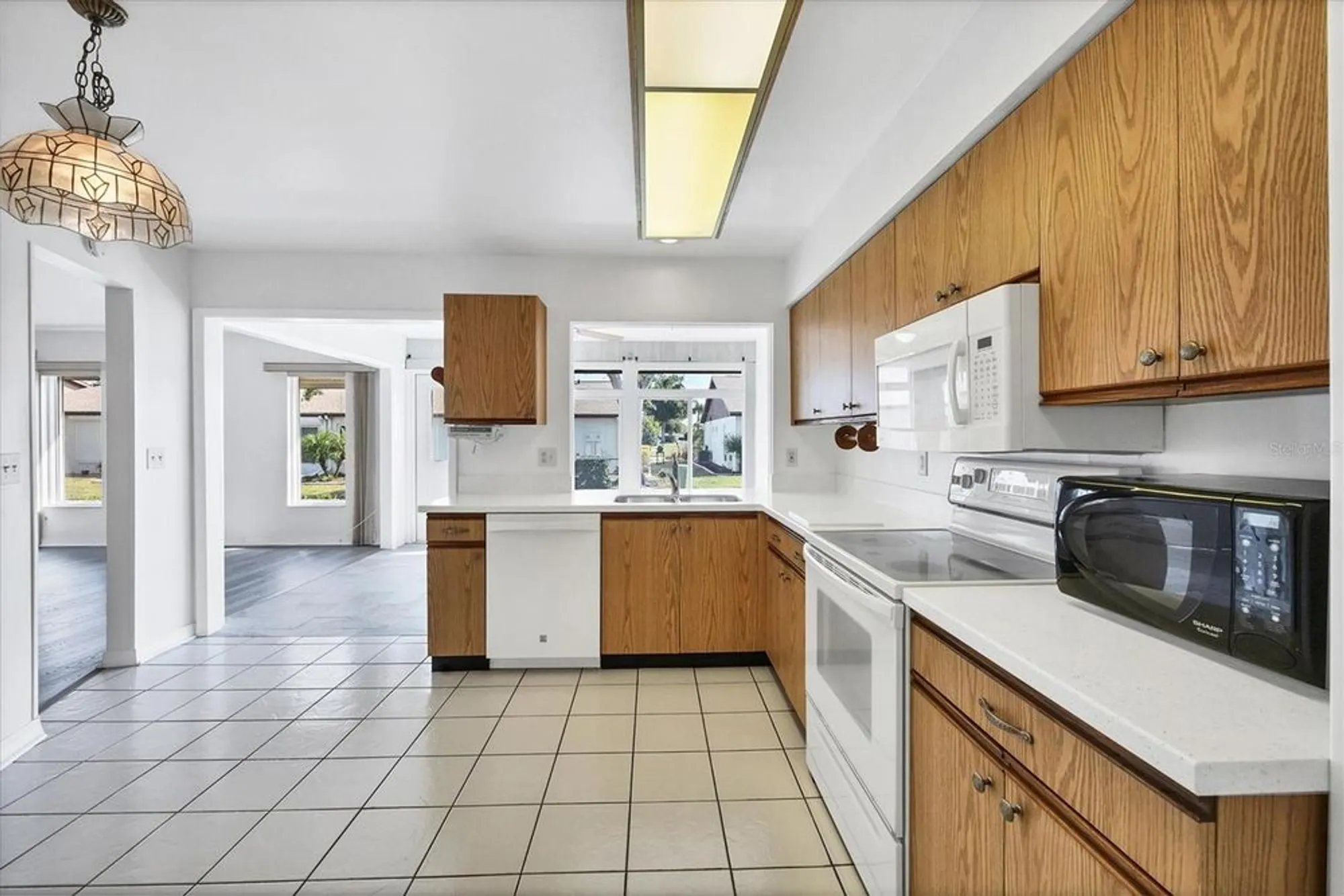 Property Slideshow image 19 of 55 | 606 chestnut ln, Englewood, FL, 34223