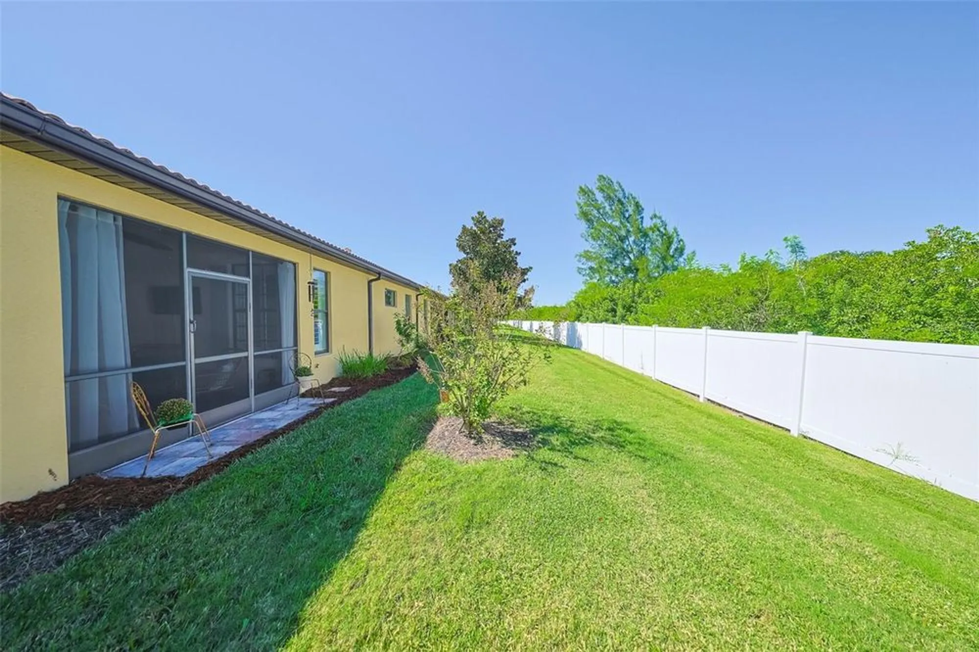 Property Slideshow image 38 of 70 | 329 bluewater falls ct, Apollo Beach, FL, 33572