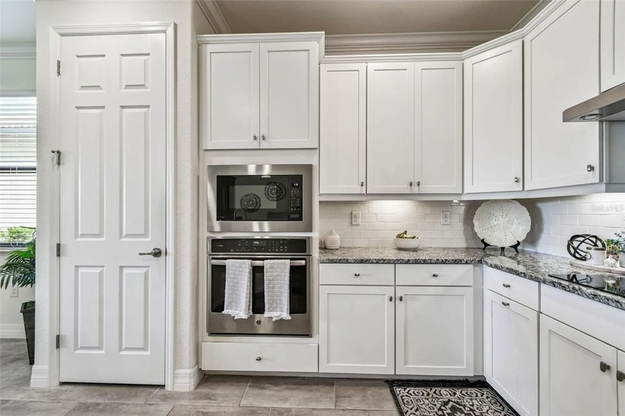 Property Slideshow image 8 of 51 | 24253 gallberry dr, Venice, FL, 34293
