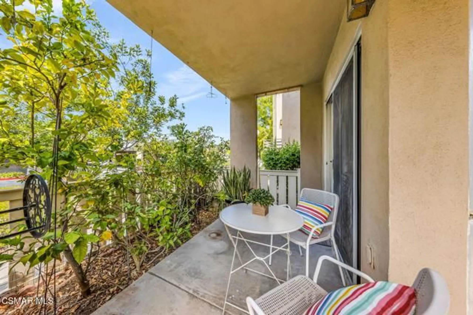 Property Slideshow image 29 of 52 | 224 oakleaf dr apt 102, Thousand Oaks, CA, 91360
