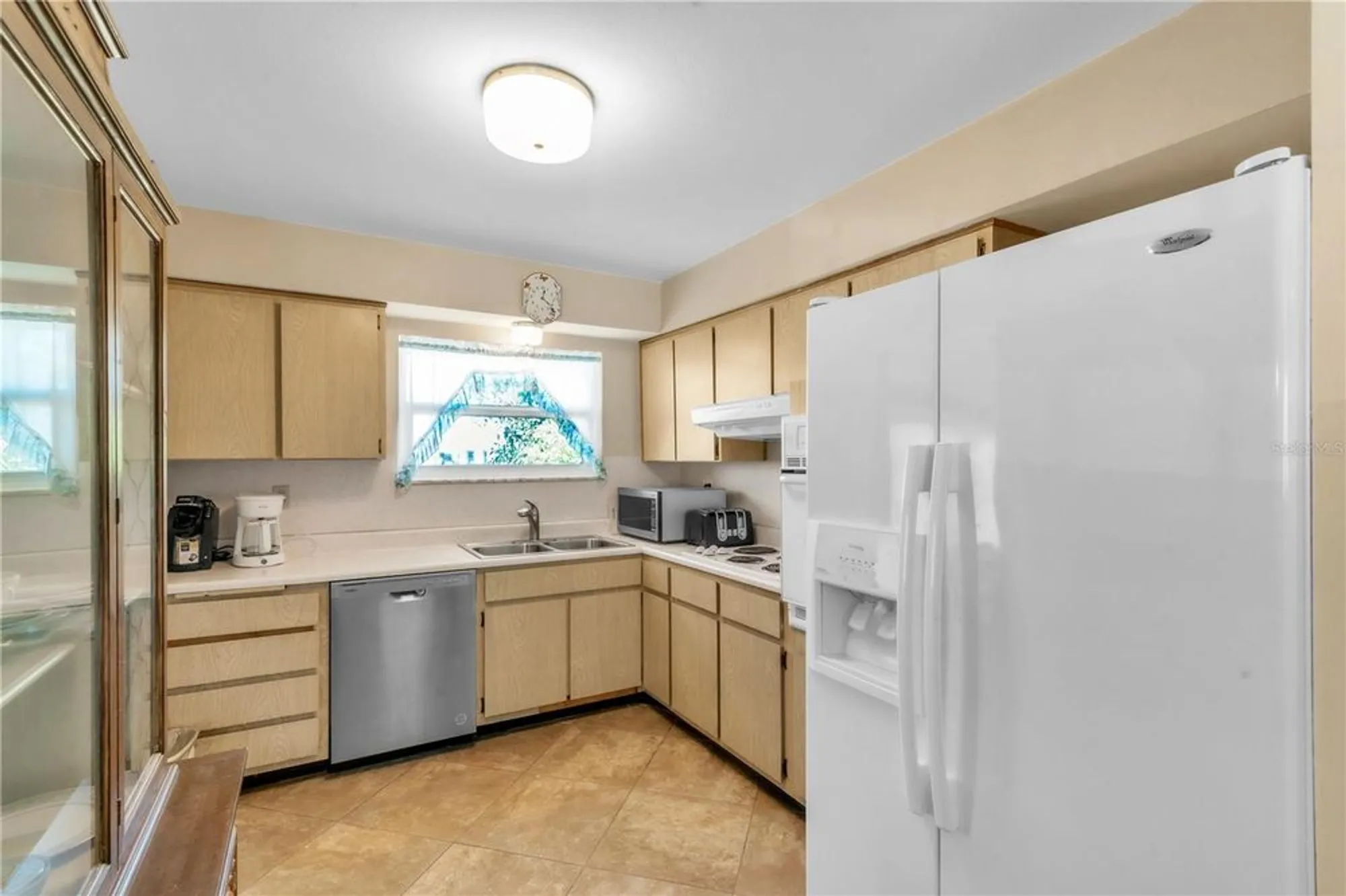 Property Slideshow image 16 of 53 | 735 torrey pines ave, Sun City Center, FL, 33573