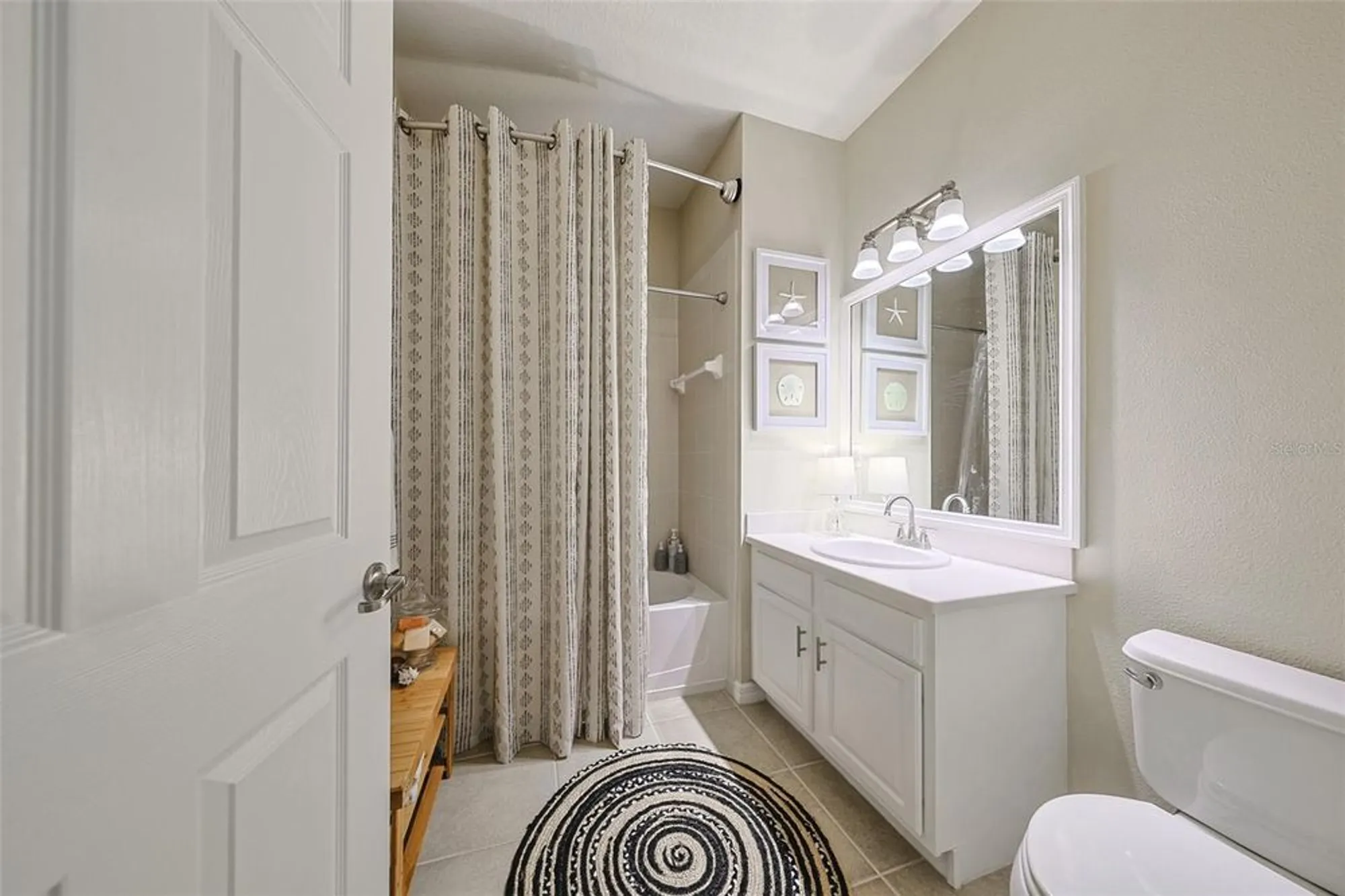 Property Slideshow image 32 of 70 | 329 bluewater falls ct, Apollo Beach, FL, 33572