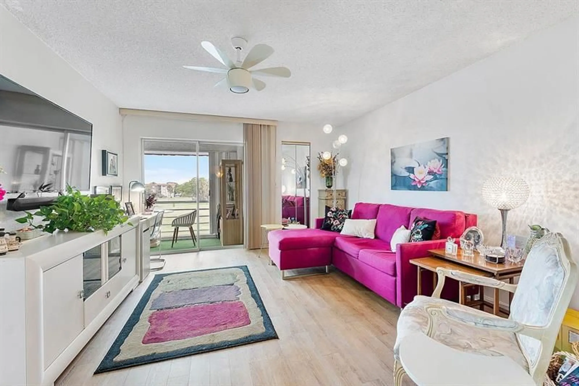 Property Slideshow image 11 of 32 | 3551 inverrary dr 404, Lauderhill, FL, 33319