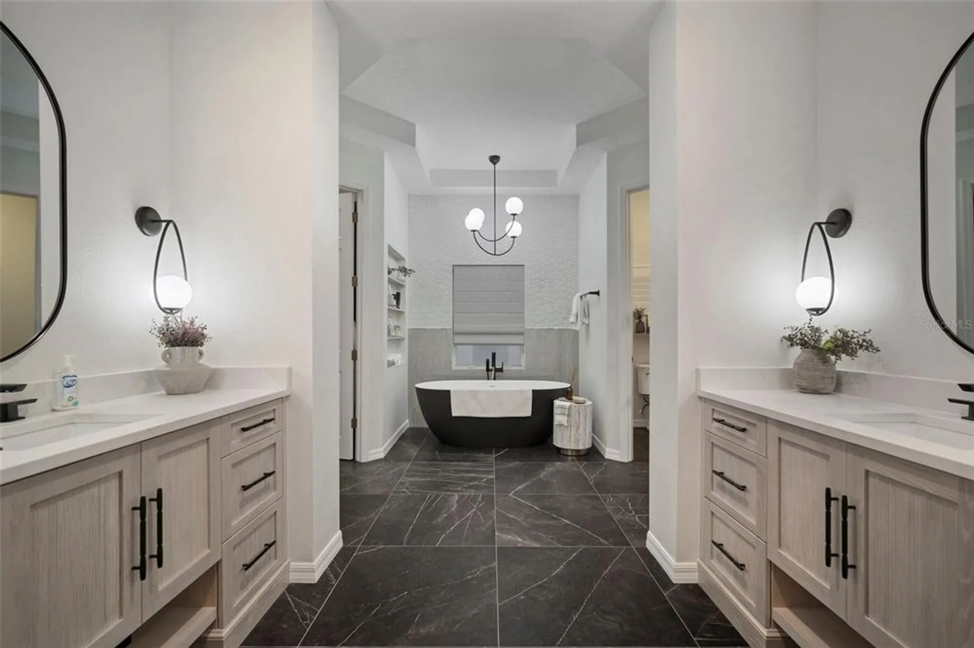 Property Slideshow image 44 of 94 | 825 islebay dr, Apollo Beach, FL, 33572