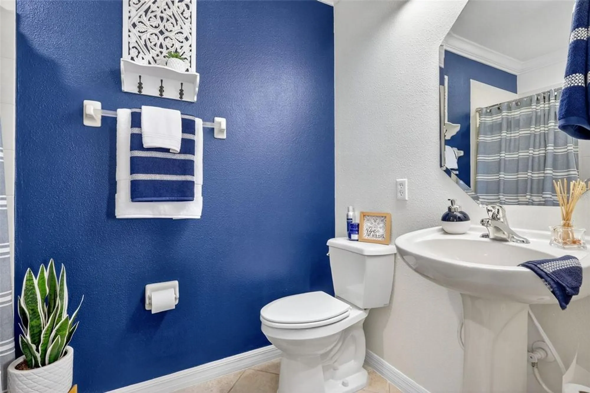 Property Slideshow image 43 of 54 | 145 silver falls dr, Apollo Beach, FL, 33572