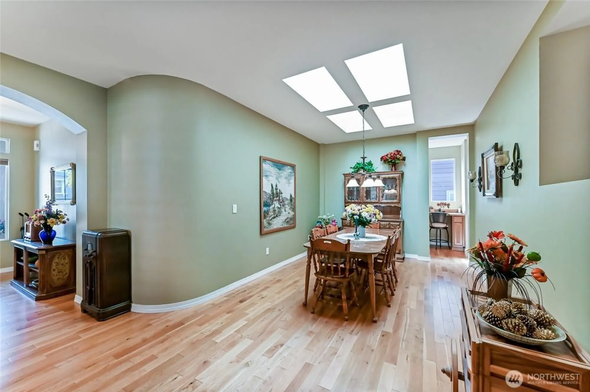 Property Slideshow image 8 of 32 | 13841 231st ln, Redmond, WA, 98053