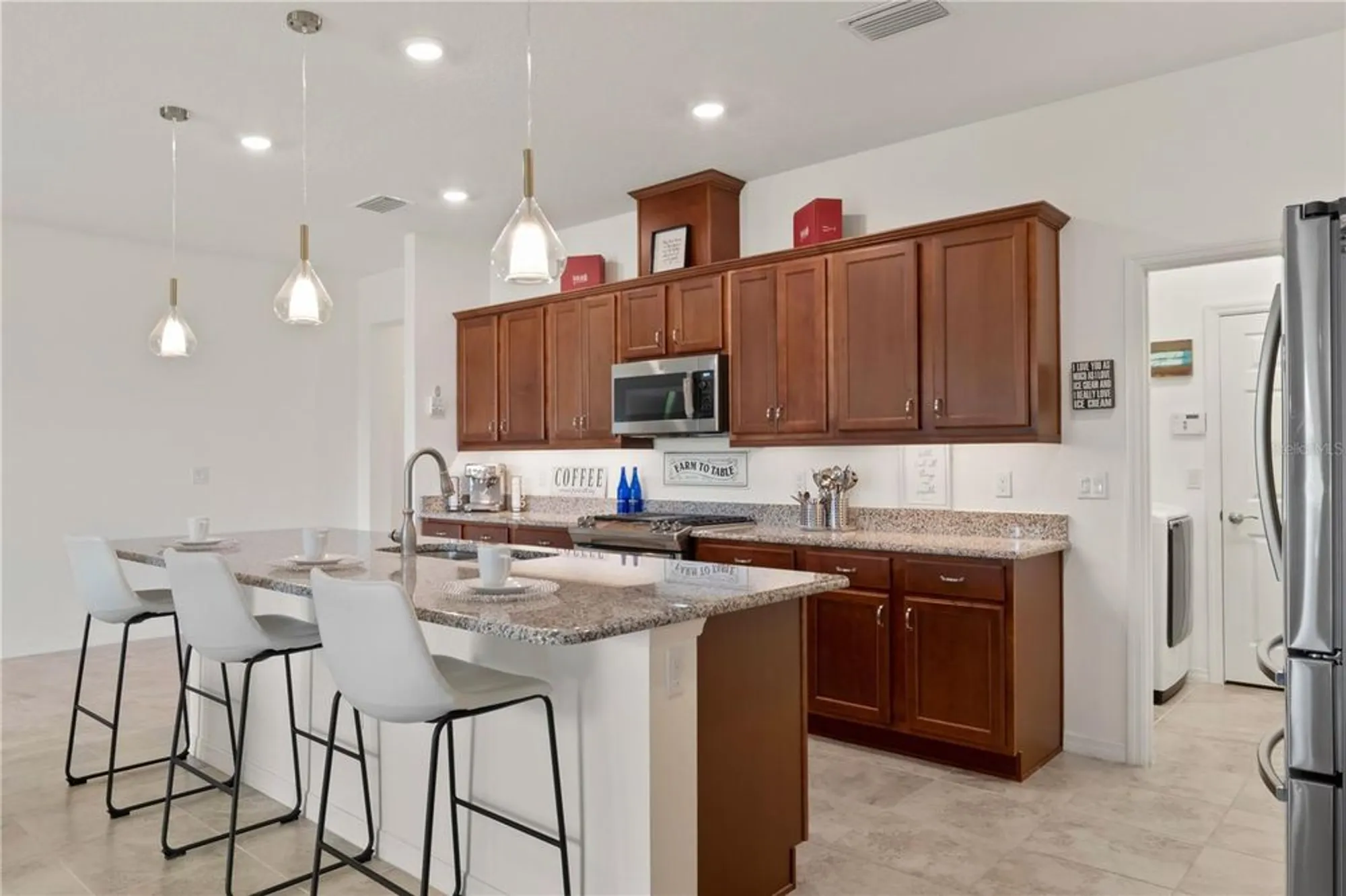 Property Slideshow image 9 of 61 | 125 silver maple rd, Groveland, FL, 34736