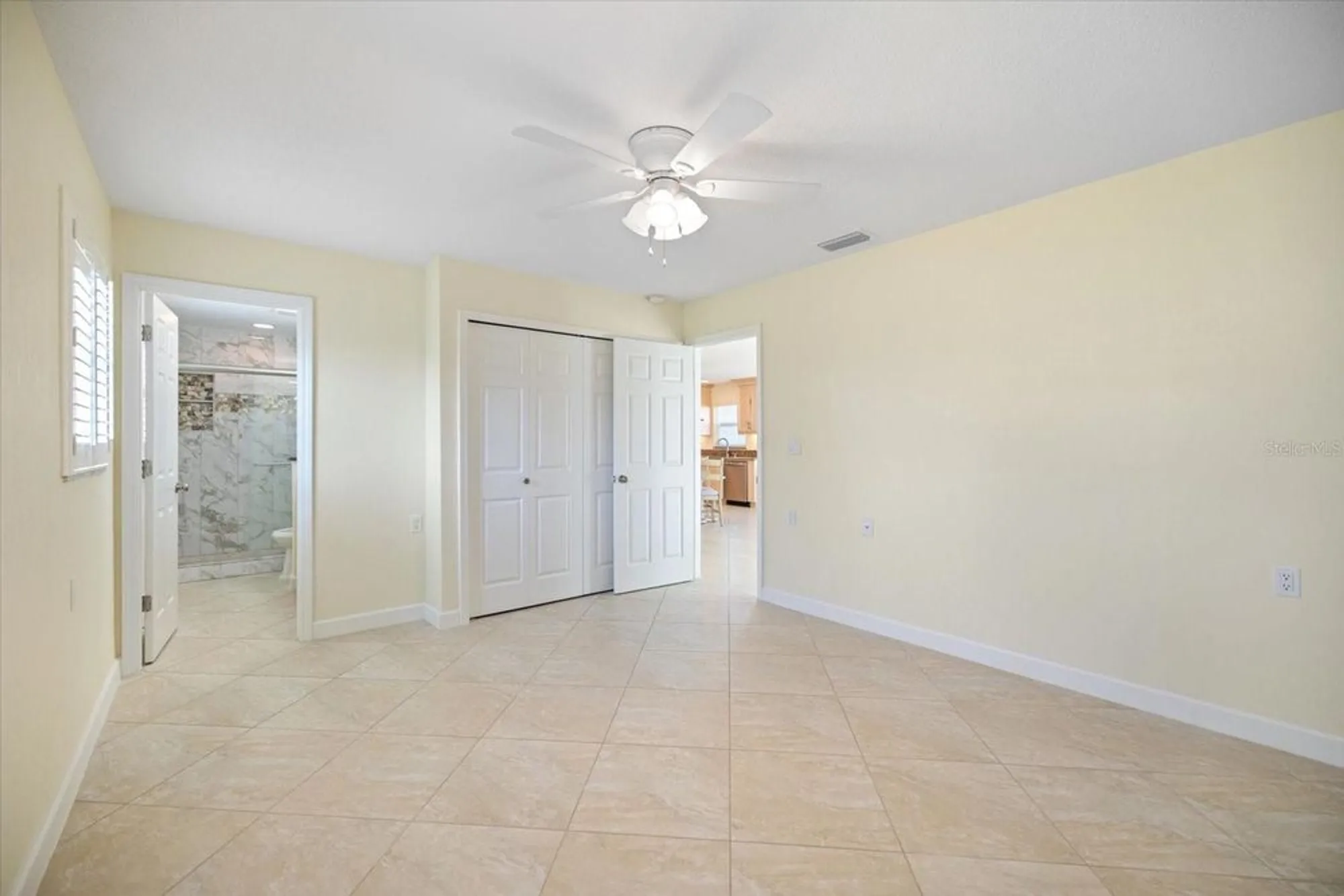 Property Slideshow image 22 of 47 | 107 clipper way # 107, Nokomis, FL, 34275