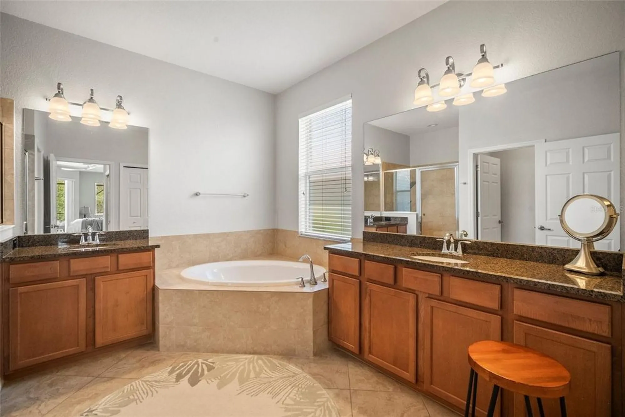 Property Slideshow image 18 of 52 | 358 river enclave ct, Bradenton, FL, 34212