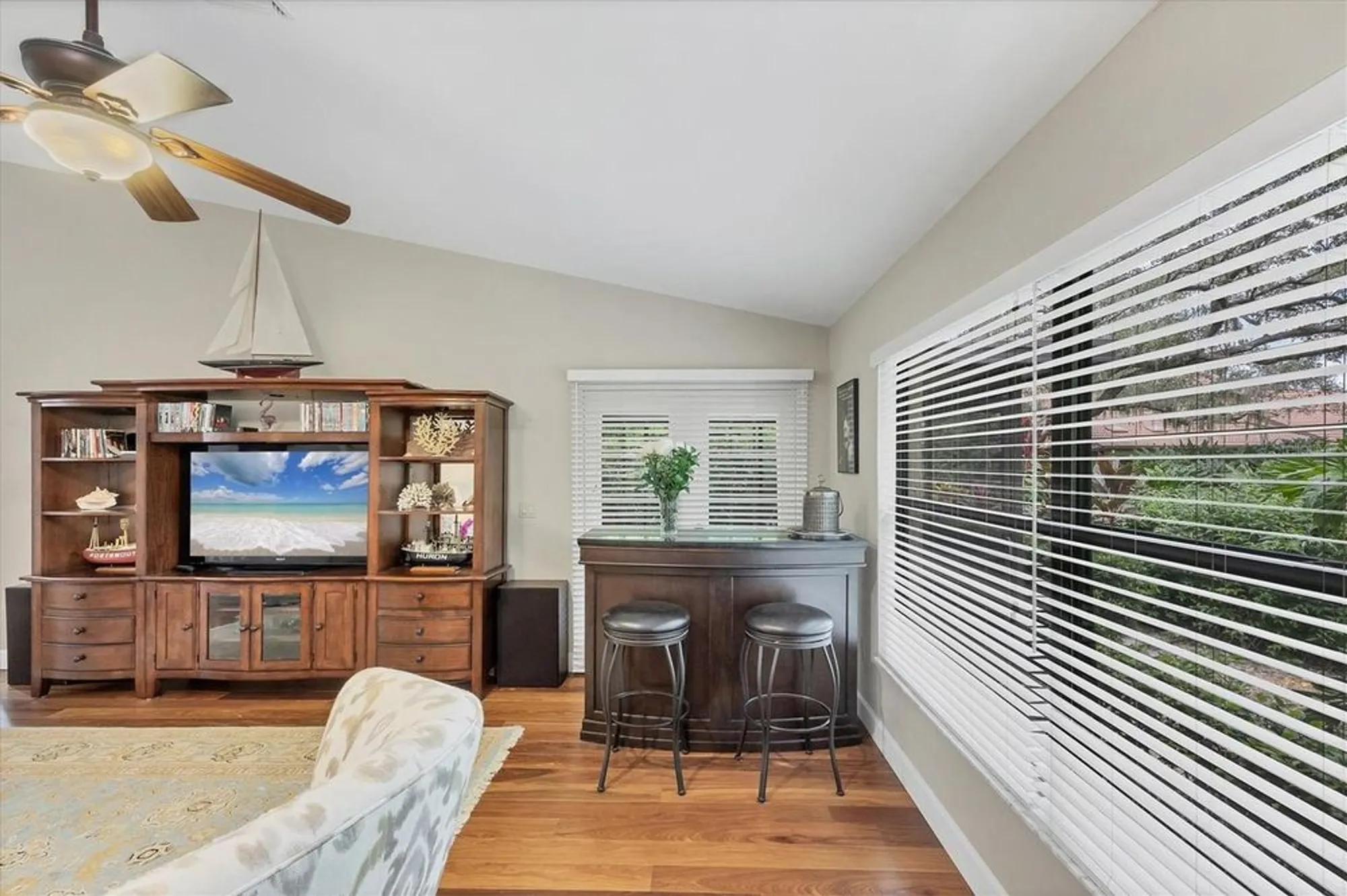 Property Slideshow image 16 of 94 | 7254 oak moss dr 72, Sarasota, FL, 34241