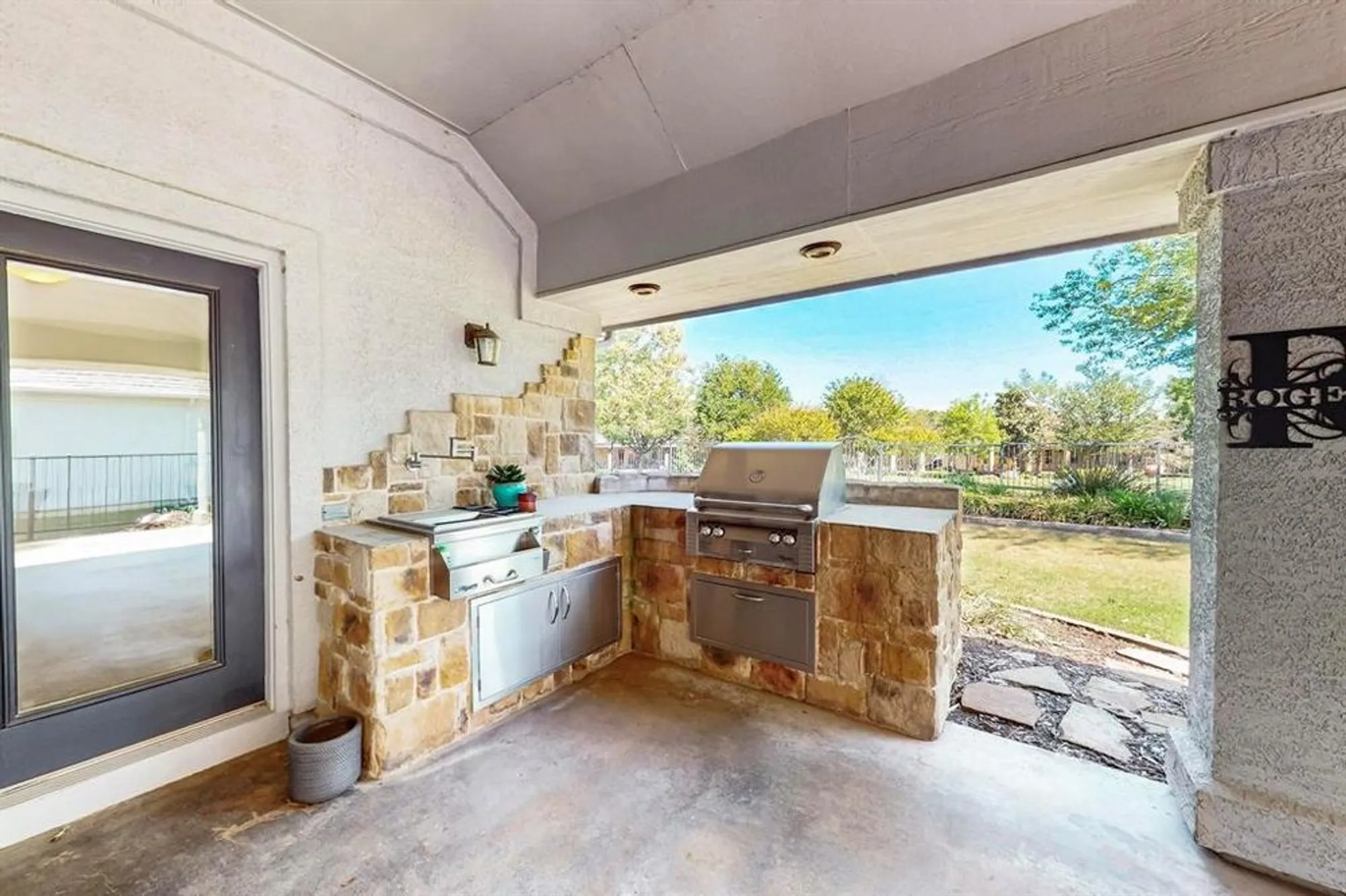 Property Slideshow image 32 of 40 | 10000 soriano st, Denton, TX, 76207
