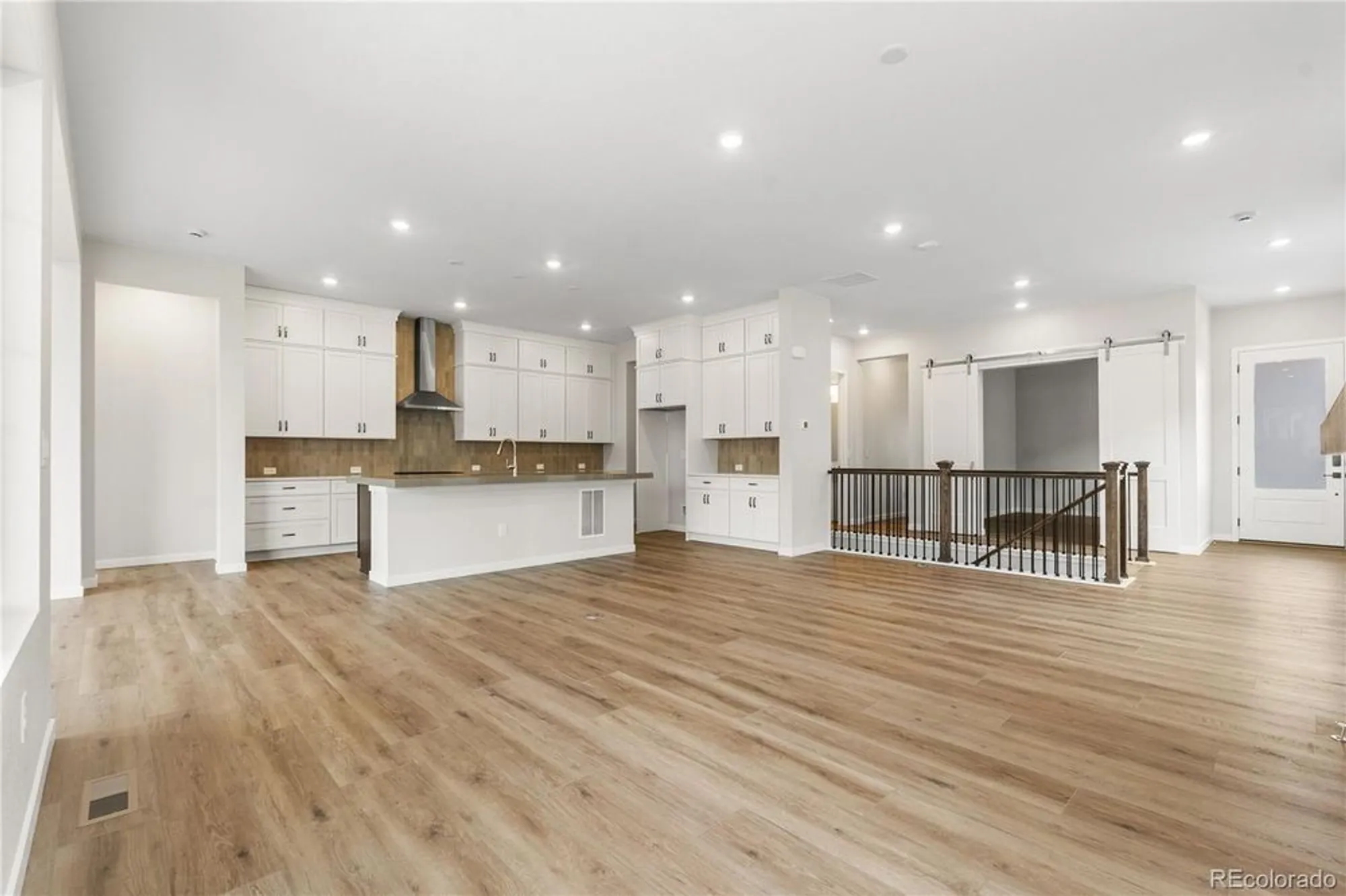 Property Slideshow image 17 of 31 | 11116 stonepath st, Littleton, CO, 80125