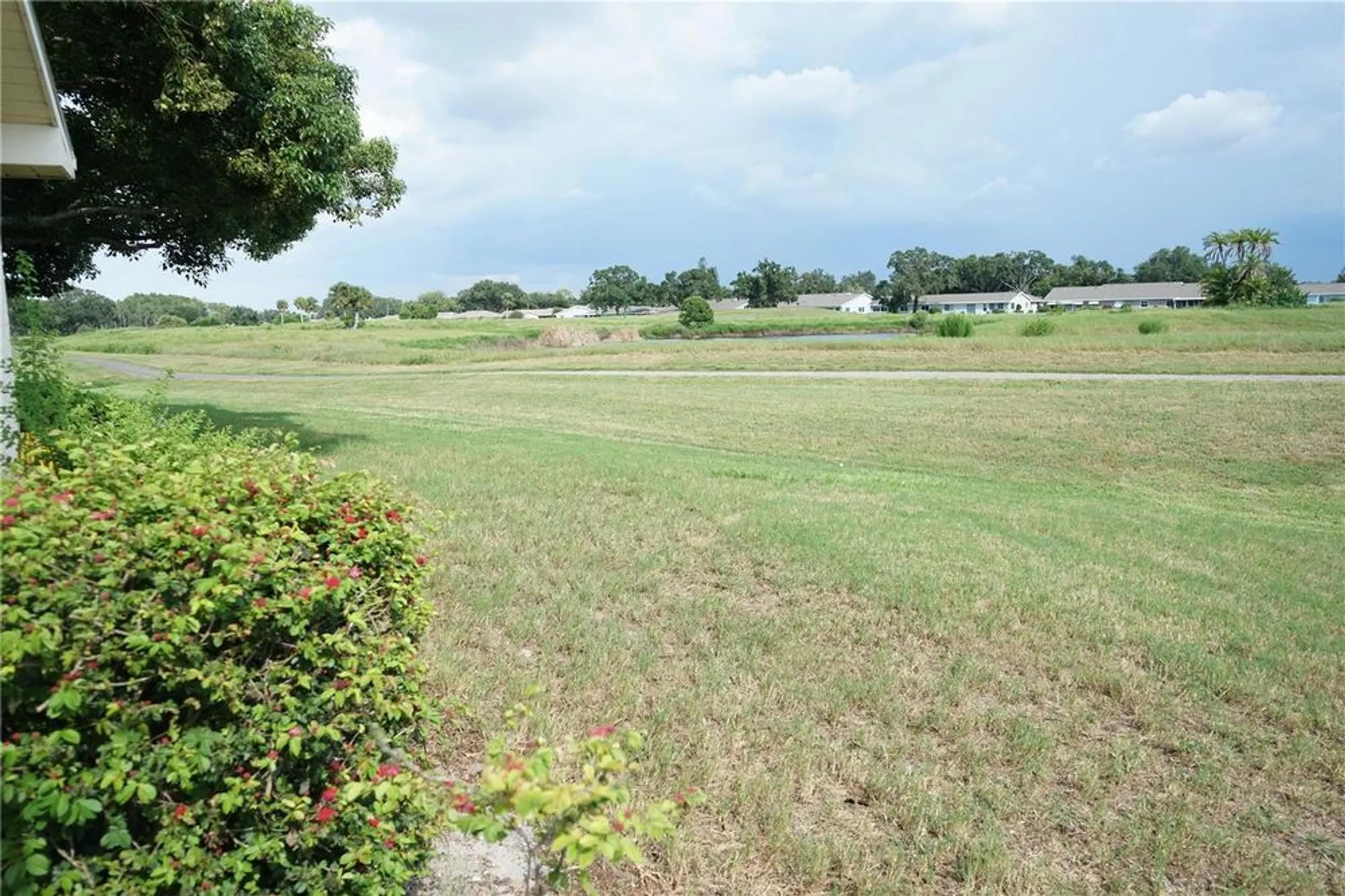 Property Slideshow image 33 of 61 | 2127 hailstone cir, Sun City Center, FL, 33573