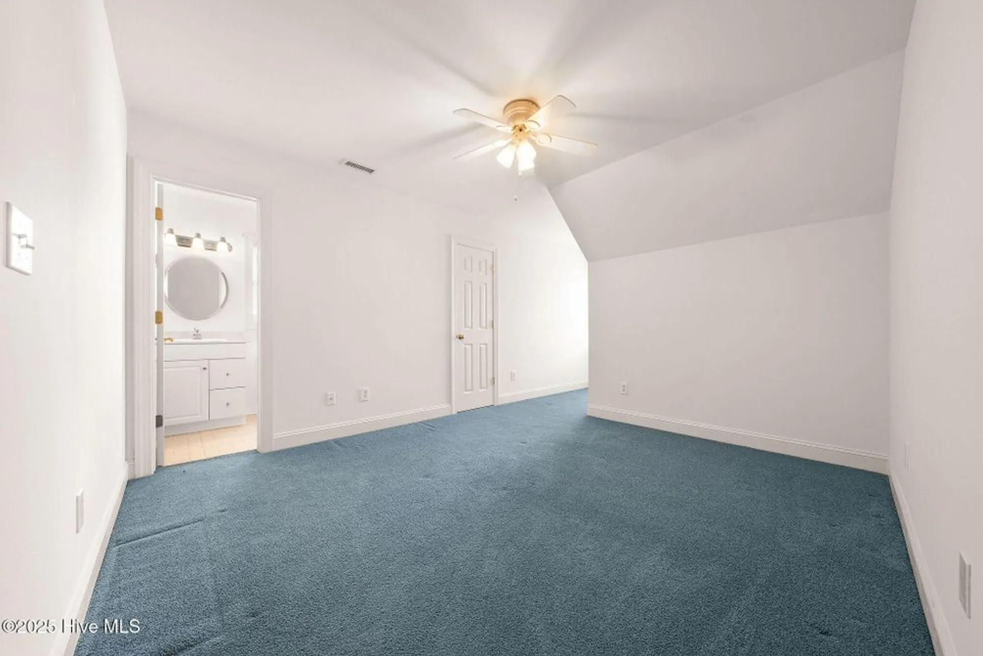 Property Slideshow image 38 of 86 | 4103 kittiwake ct, Southport, NC, 28461