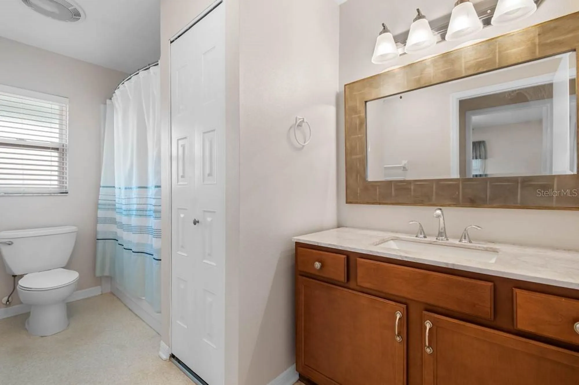 Property Slideshow image 14 of 24 | 910 bluewater dr, Sun City Center, FL, 33573