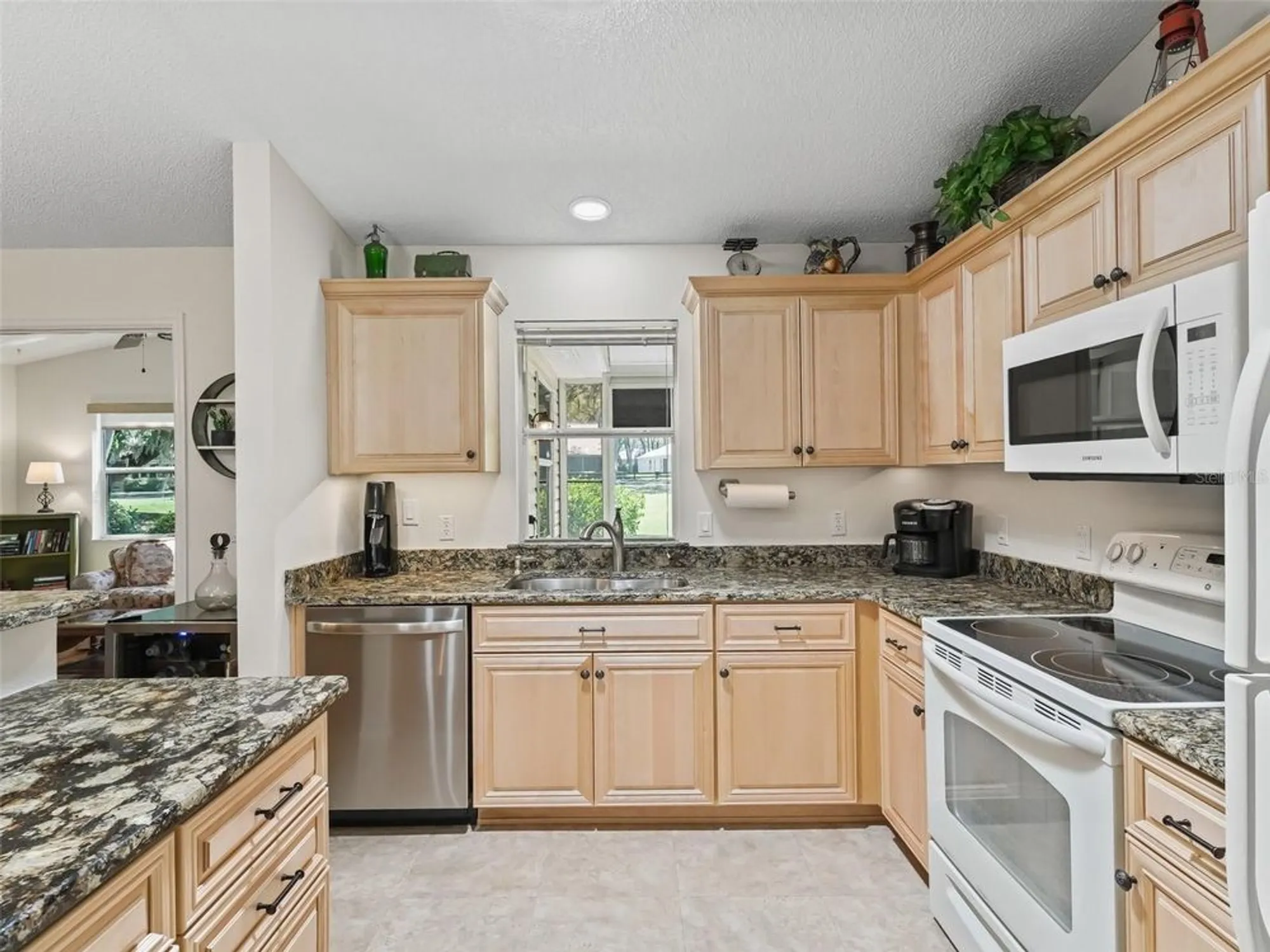 Property Slideshow image 12 of 49 | 511 chula vista ave, Lady Lake, FL, 32159