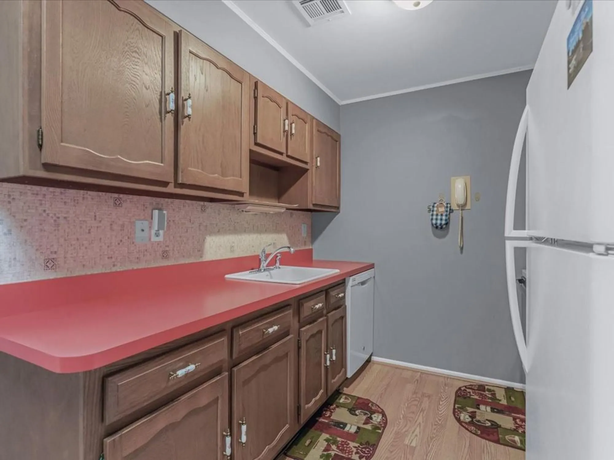 Property Slideshow image 10 of 25 | 195 e newcastle ct, Brookhaven, NY, 11961