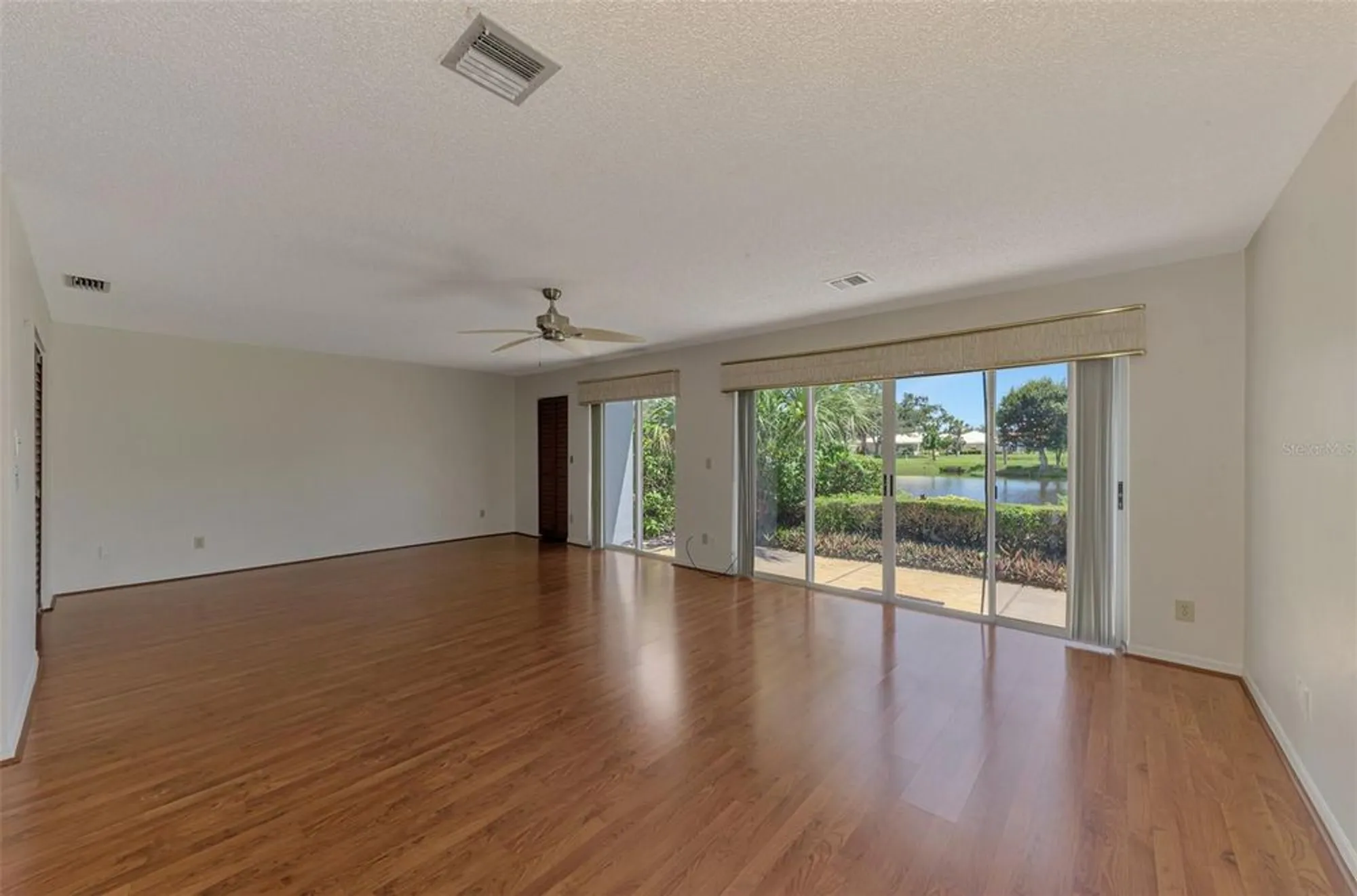 Property Slideshow image 9 of 58 | 420 wexford cir # 124, Venice, FL, 34293