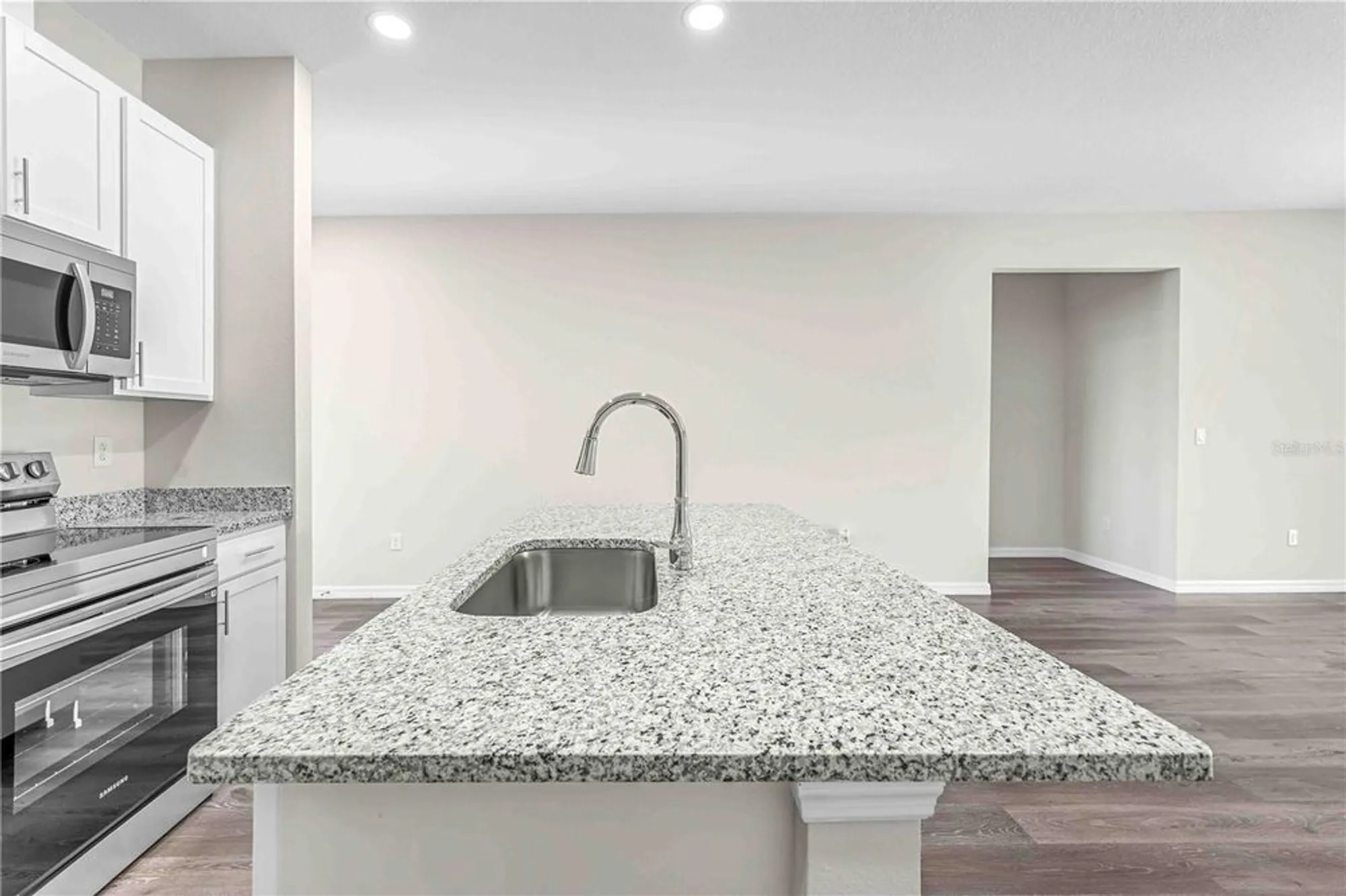 Property Slideshow image 18 of 75 | 10148 duffy cir, Weeki Wachee, FL, 34613