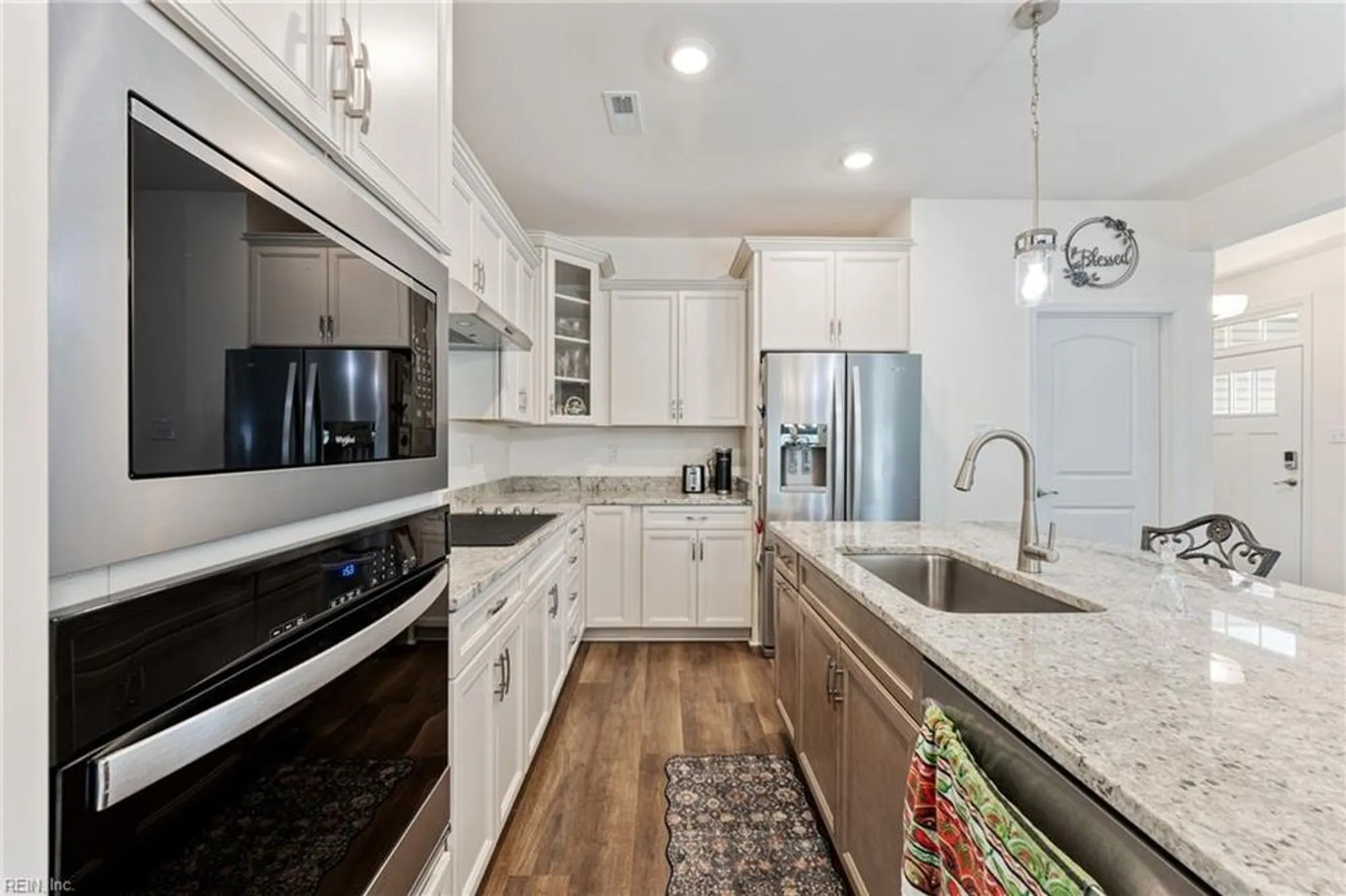 Property Slideshow image 8 of 39 | 221 richmond ave, Smithfield, VA, 23430