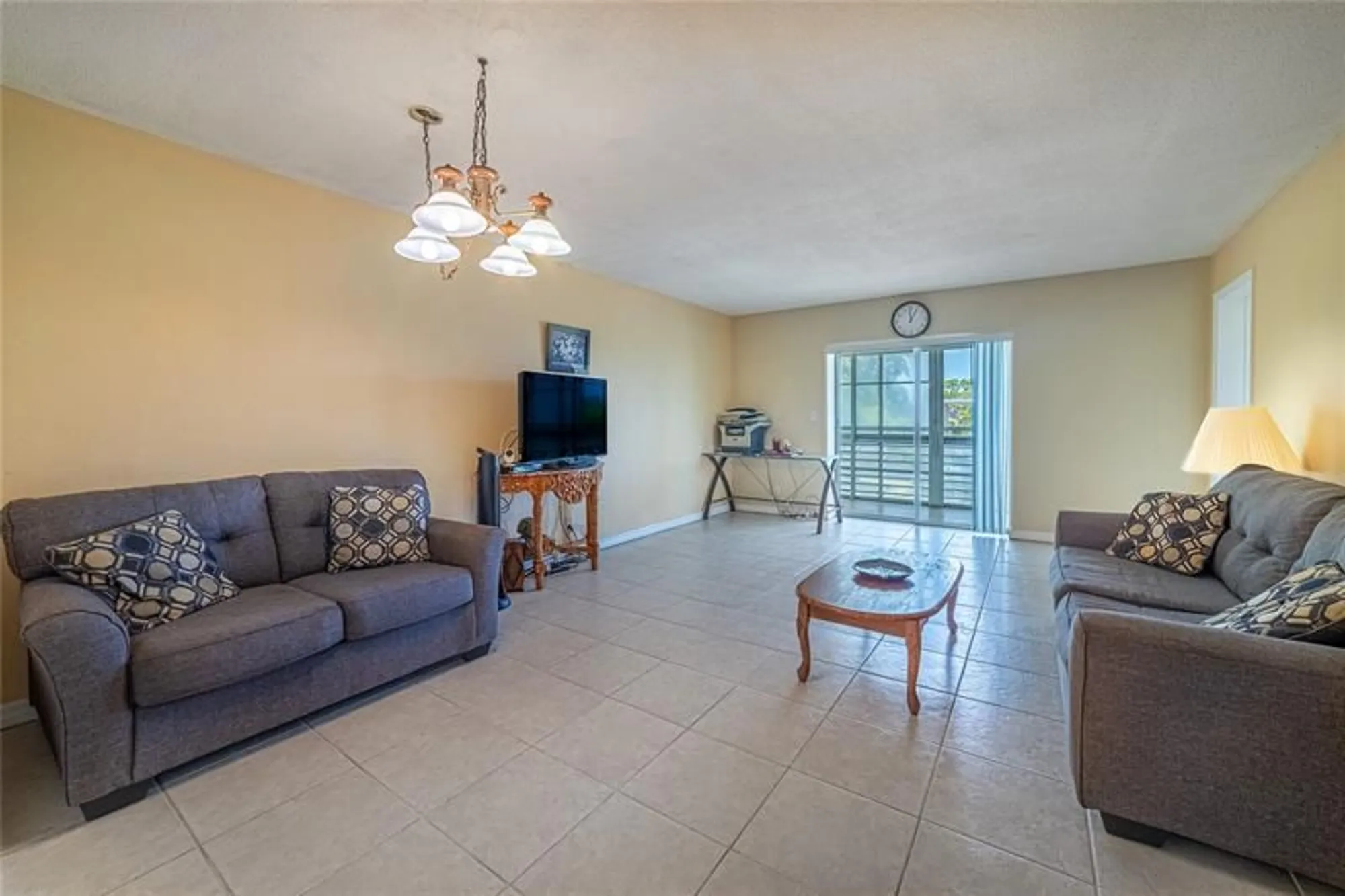 Property Slideshow image 5 of 35 | 2721 garden dr 310, Lake Worth, FL, 33461