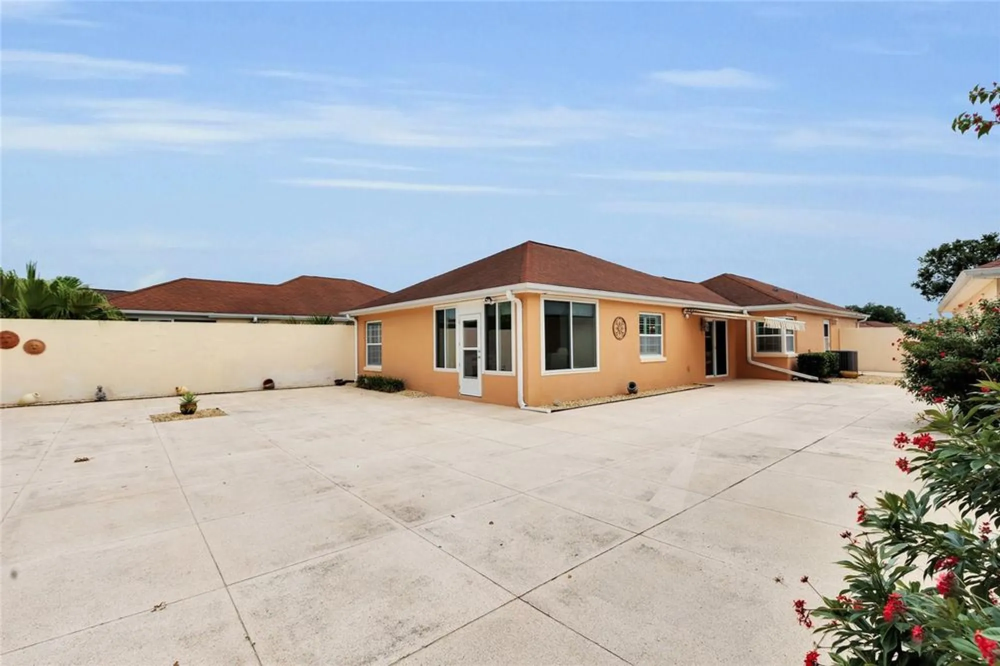 Property Slideshow image 26 of 45 | 916 medira dr, Lady Lake, FL, 32159