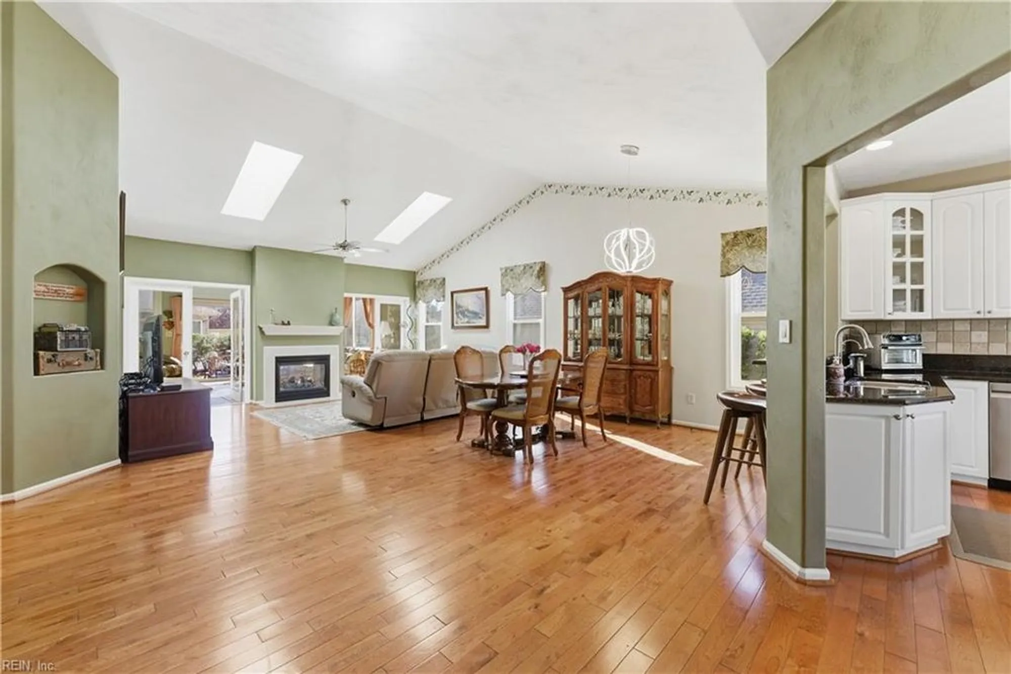 Property Slideshow image 4 of 44 | 3237 gallahad dr, Virginia Beach, VA, 23456