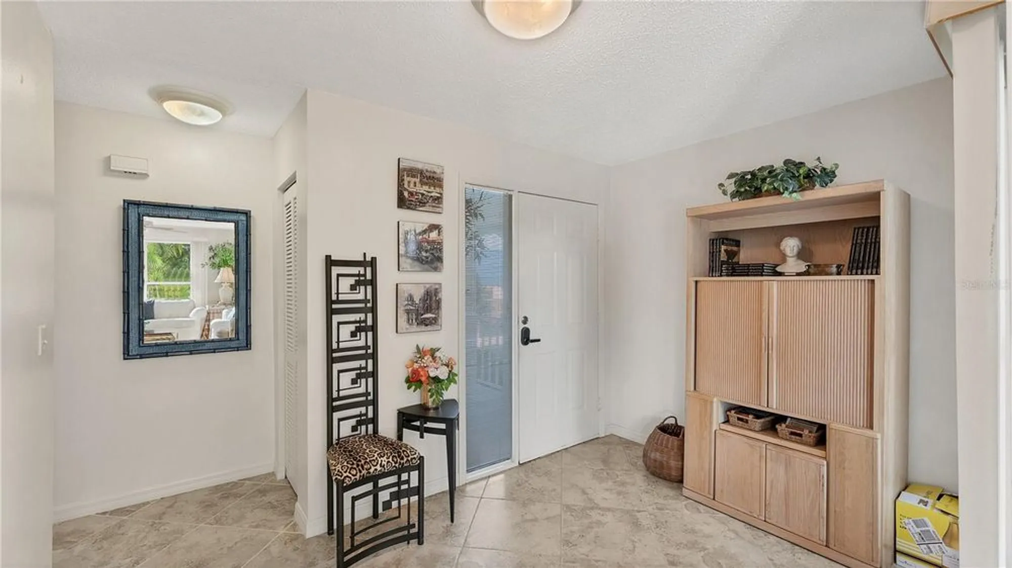 Property Slideshow image 6 of 54 | 983 sandpiper cir, Bradenton, FL, 34209