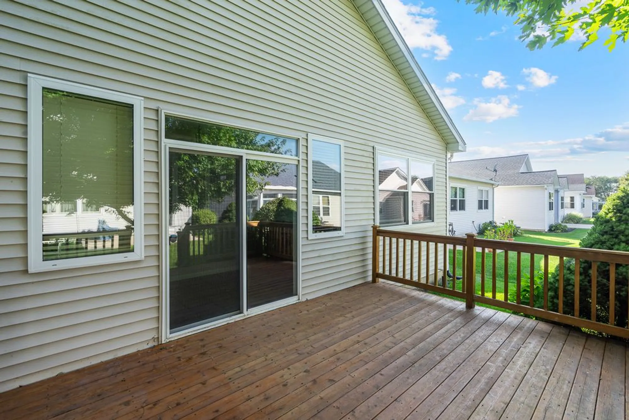 Property Slideshow image 26 of 39 | 1611 benzie cir, Romeoville, IL, 60446