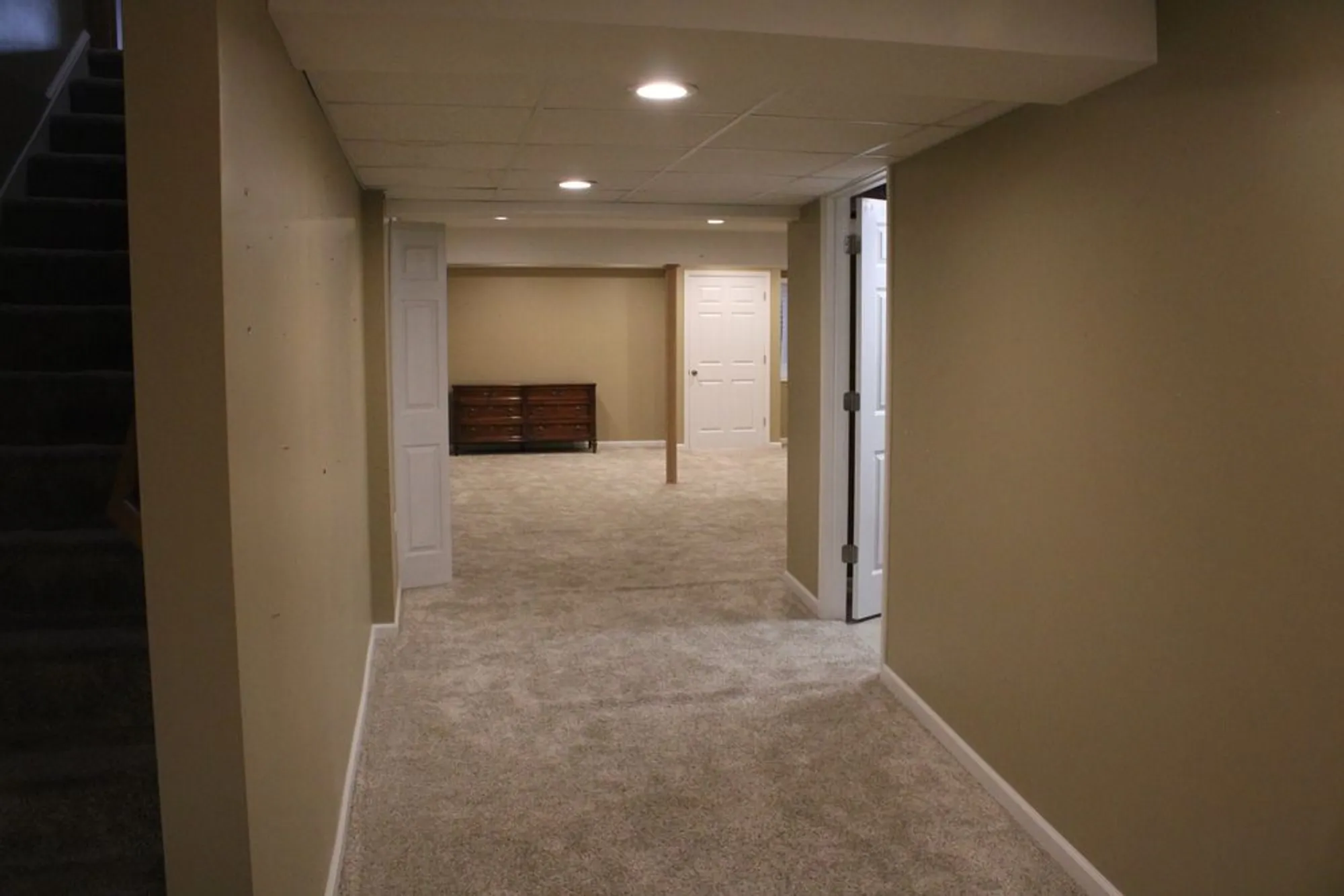 Property Slideshow image 9 of 19 | 1622 captiva dr, Aurora, IL, 60504