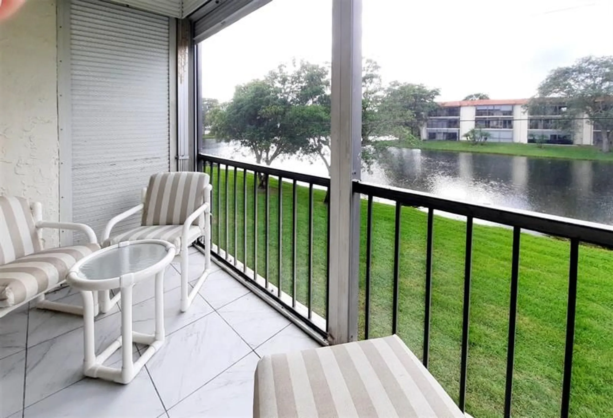 Property Slideshow image 15 of 17 | 381 s hollybrook dr 204, Pembroke Pines, FL, 33025