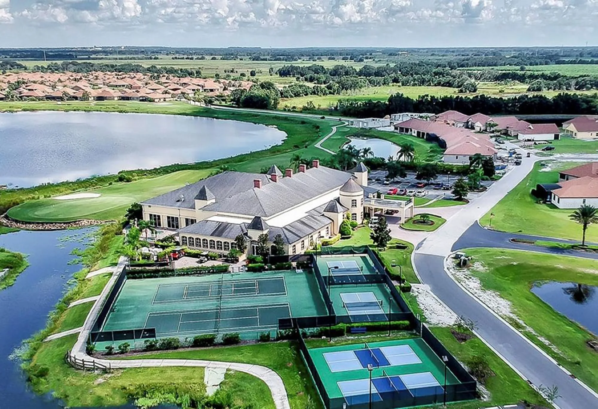 Property Slideshow image 87 of 100 | 5325 nicklaus dr, Winter Haven, FL, 33884