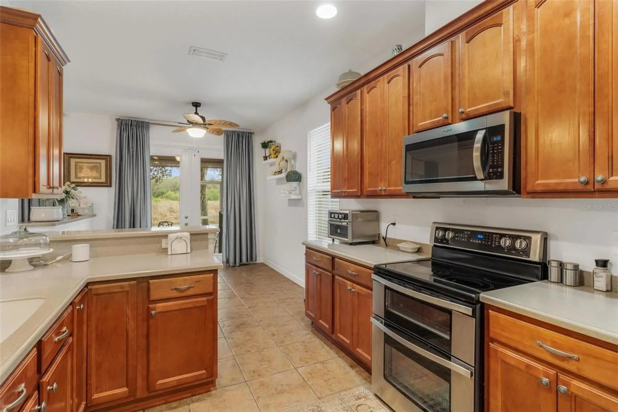 Property Slideshow image 21 of 44 | 6342 sanders grove cir, Okahumpka, FL, 34762