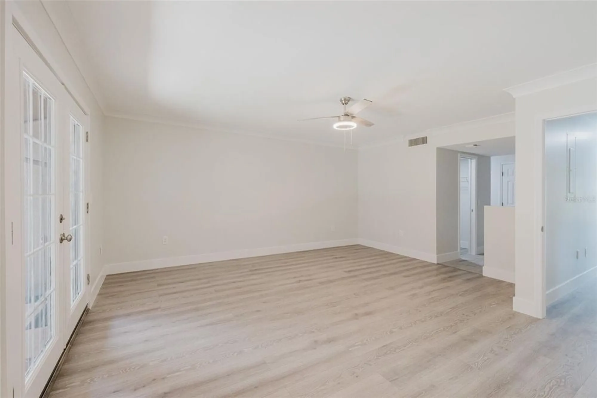 Property Slideshow image 44 of 53 | 5604 doral dr, Sarasota, FL, 34243