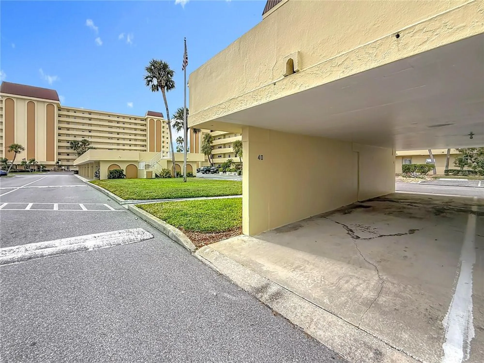 Property Slideshow image 6 of 77 | 4725 cove cir apt 810, Saint Petersburg, FL, 33708