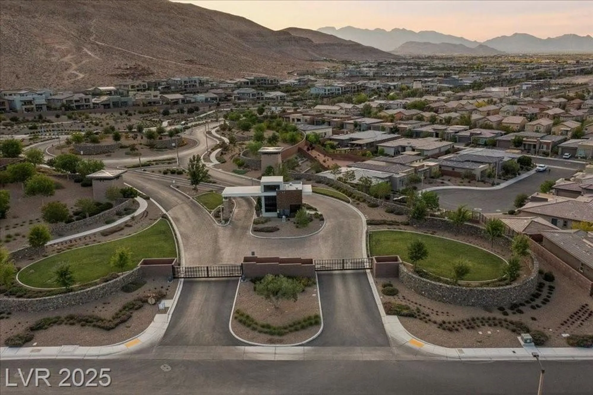 Property Slideshow image 61 of 77 | 6722 desert crimson st, Las Vegas, NV, 89148