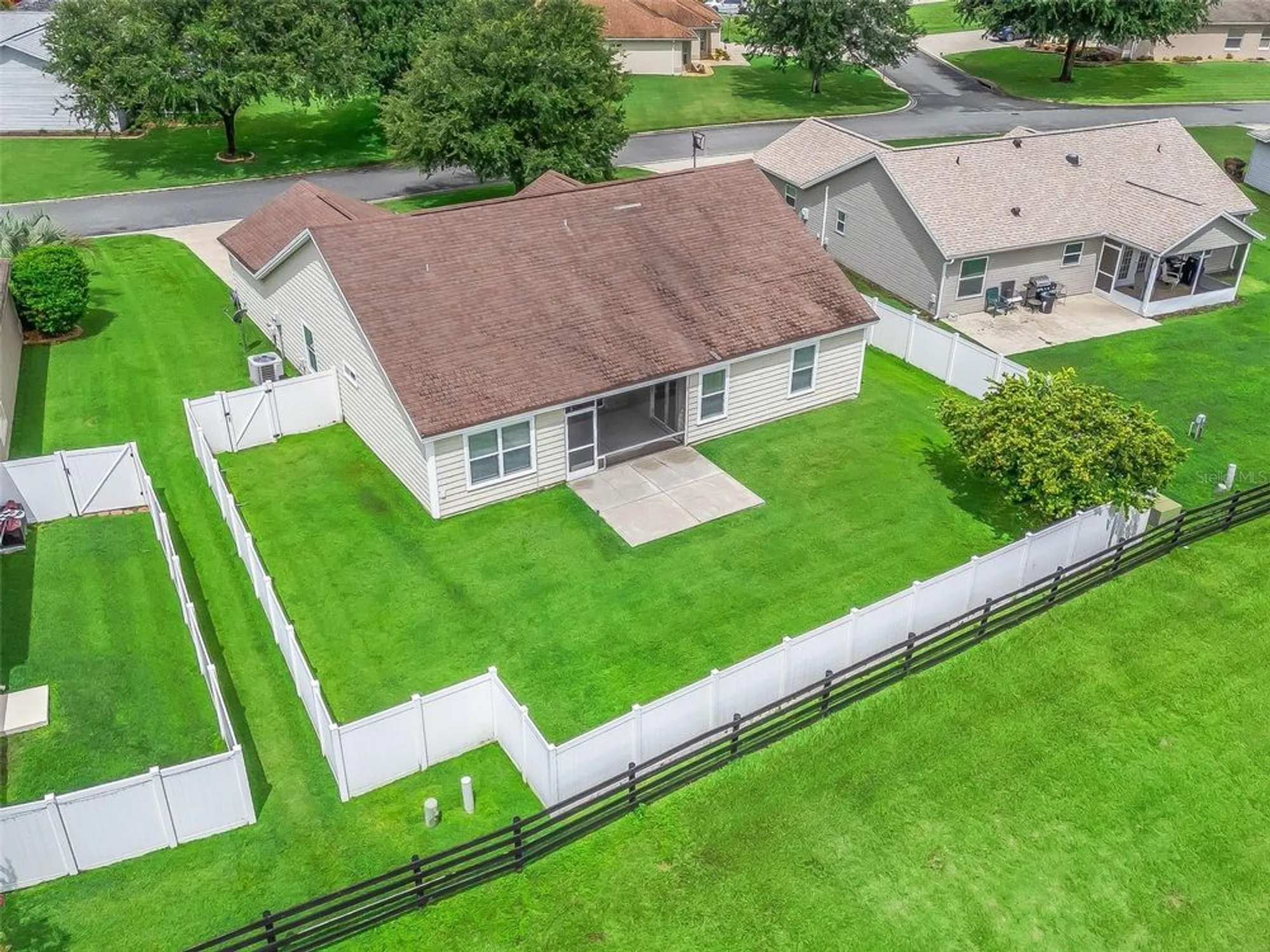 Property Slideshow image 35 of 41 | 12185 ne 51st cir, Oxford, FL, 34484