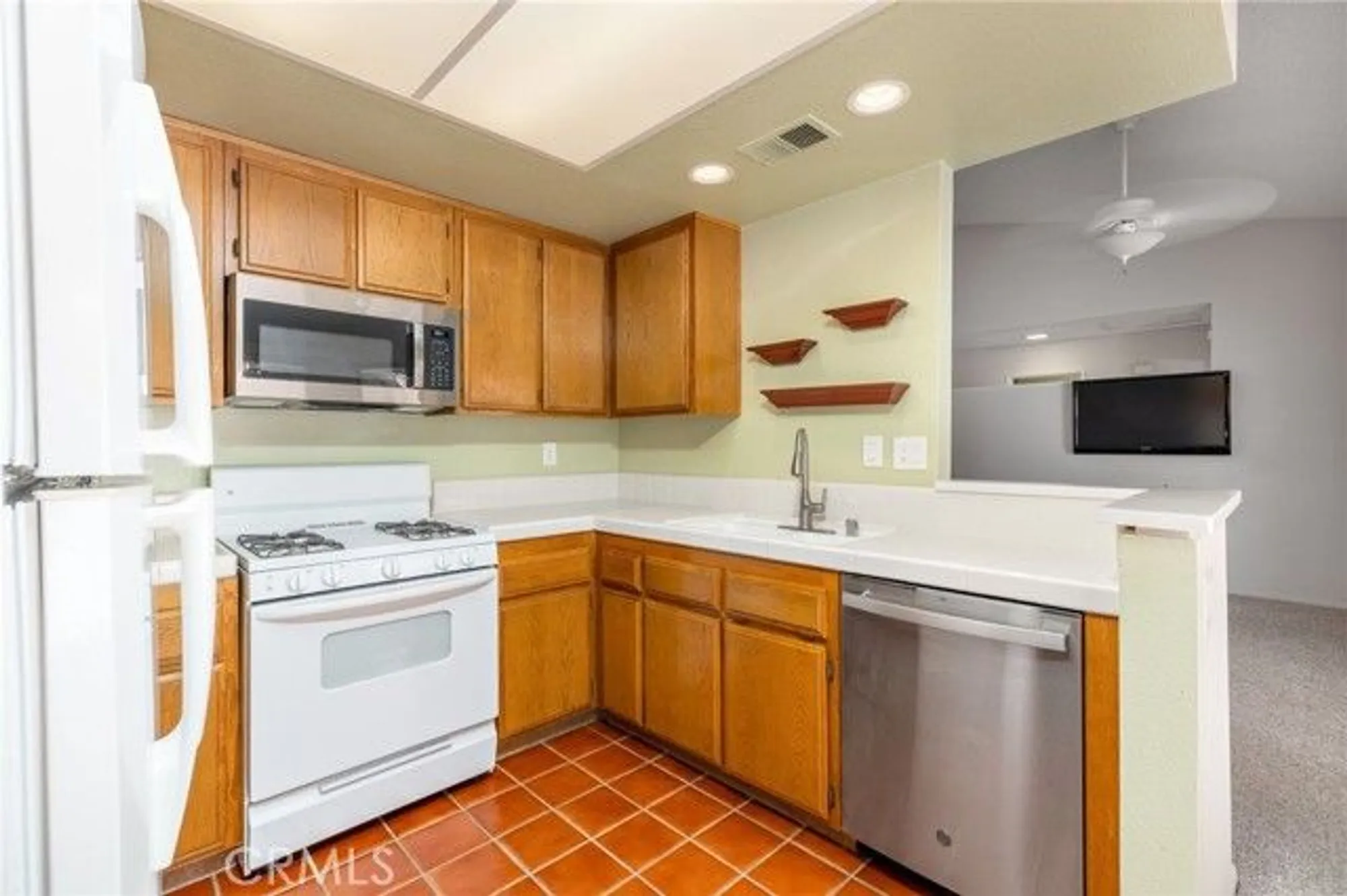 Property Slideshow image 9 of 24 | 668 la costa dr, Banning, CA, 92220