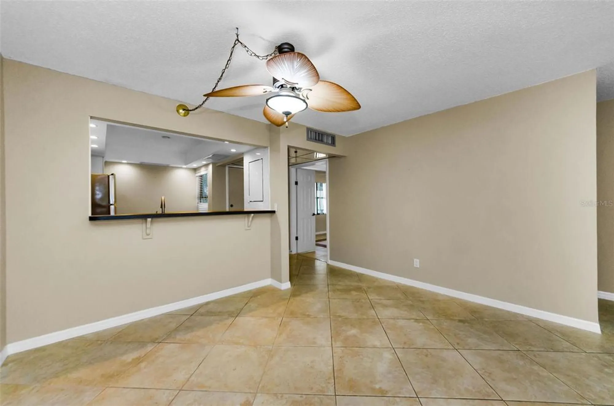 Property Slideshow image 5 of 49 | 14130 rosemary ln apt 3306, Largo, FL, 33774