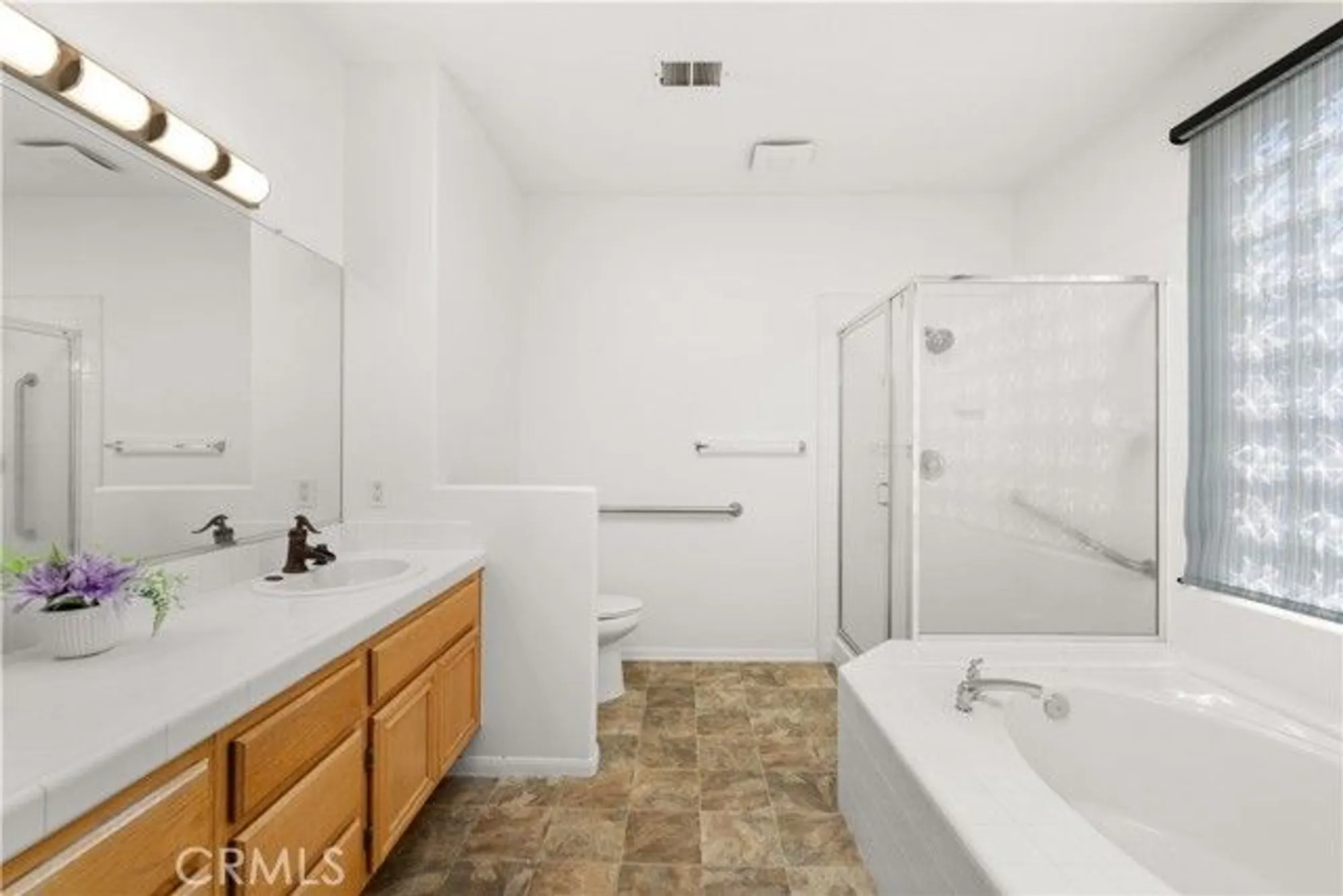 Property Slideshow image 28 of 60 | 19598 rolling green dr, Apple Valley, CA, 92308