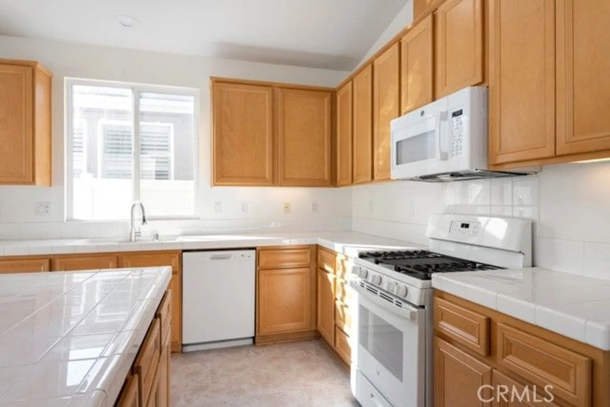 Property Slideshow image 6 of 30 | 1583 turtle crk, Beaumont, CA, 92223