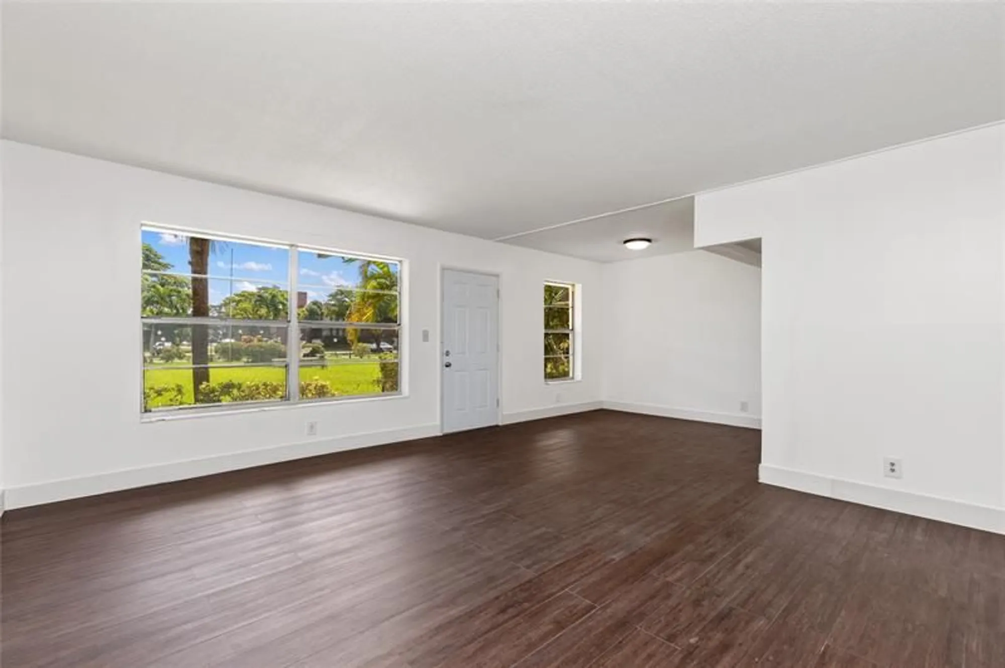 Property Slideshow image 10 of 39 | 3081 nw 47th ter 107, Lauderdale Lakes, FL, 33313