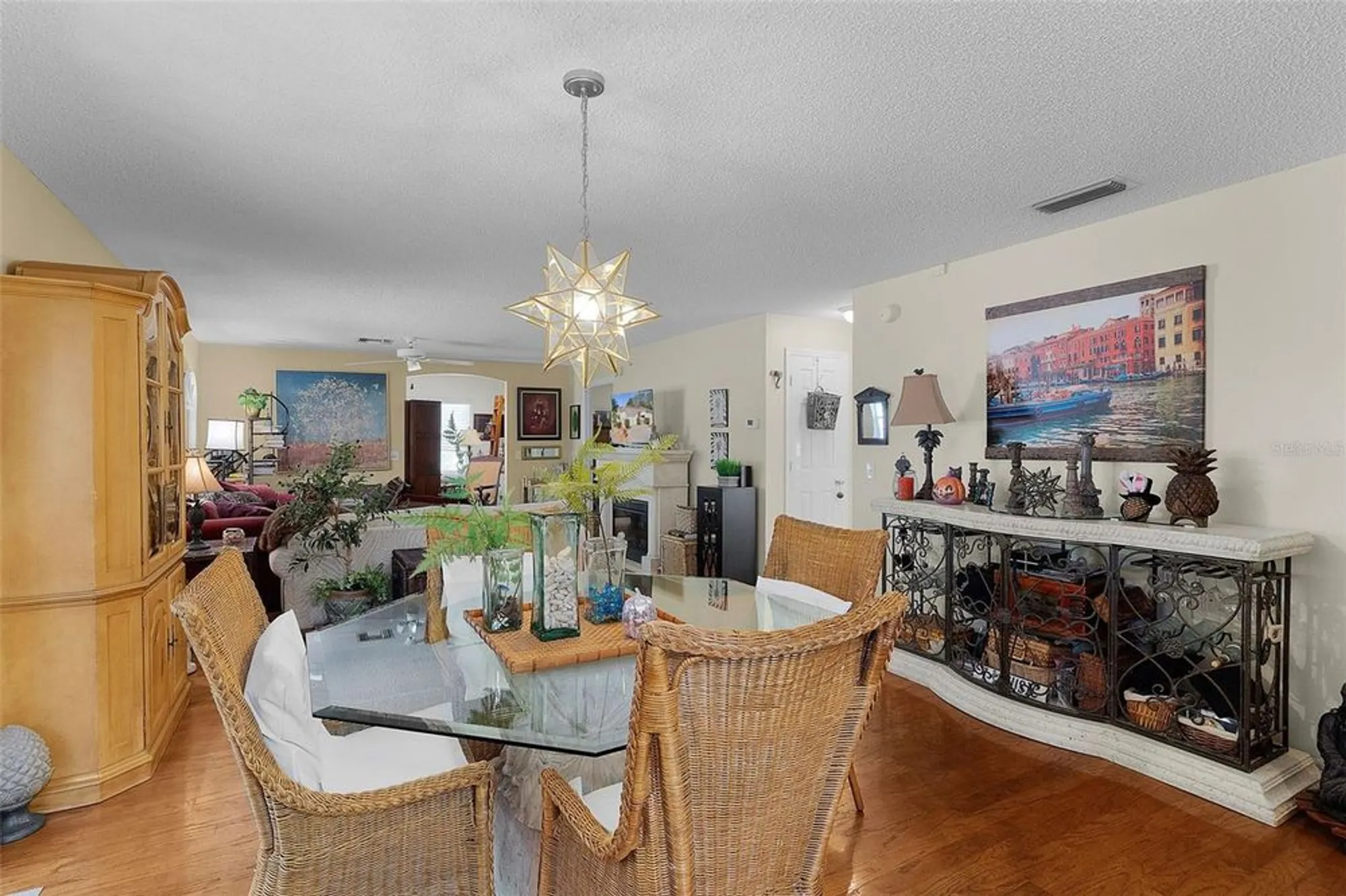 Property Slideshow image 10 of 53 | 1025 avalon ave, Lady Lake, FL, 32159