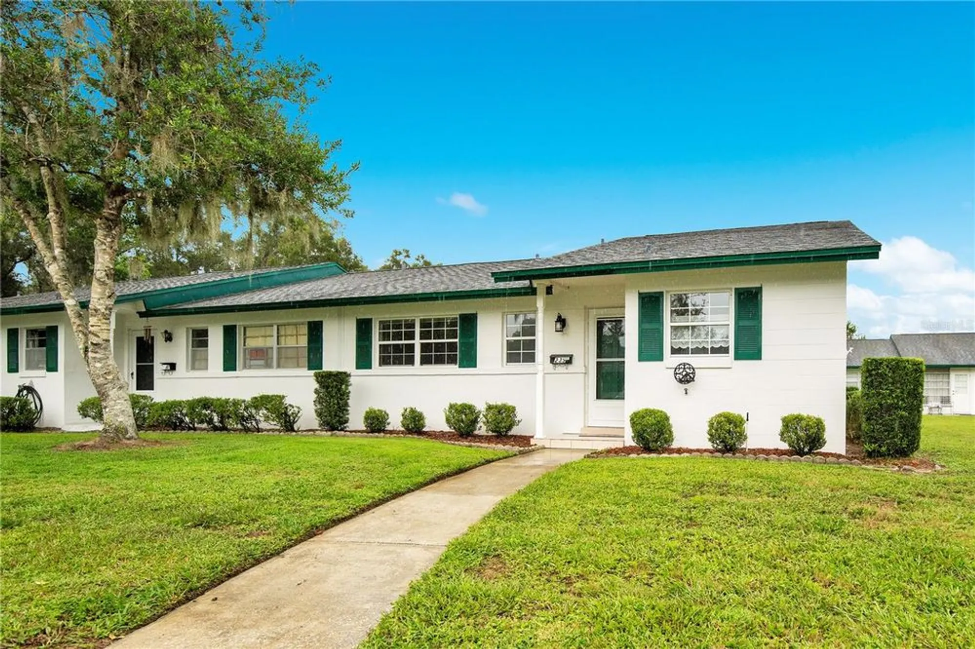 Property Slideshow image 2 of 23 | 239 n hill ave # 110, Deland, FL, 32724