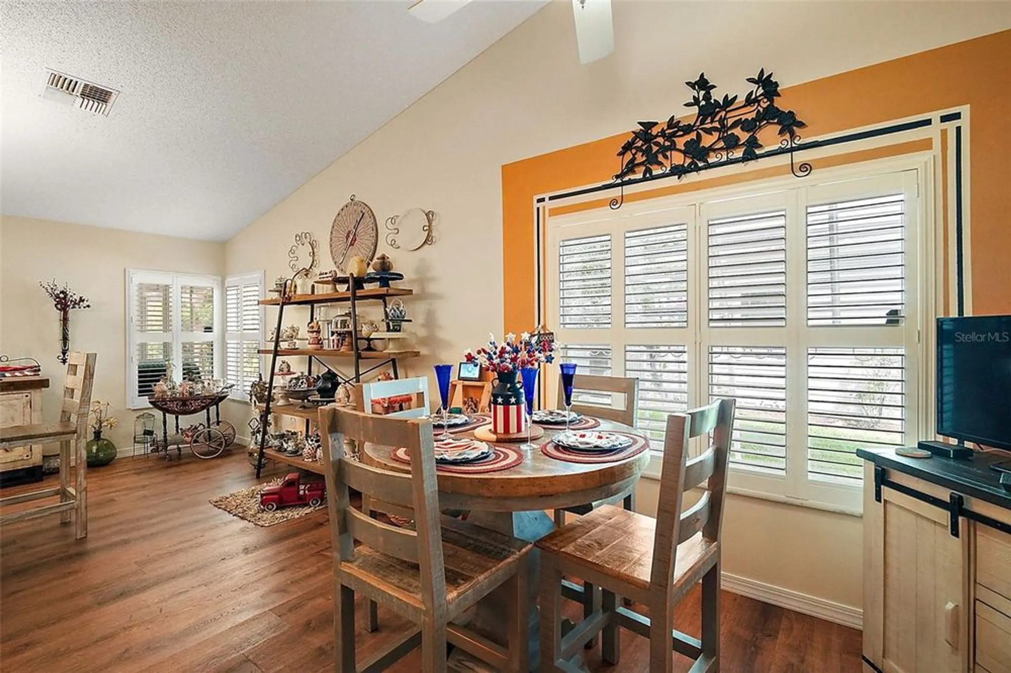 Property Slideshow image 16 of 29 | 25102 meriweather rd, Leesburg, FL, 34748