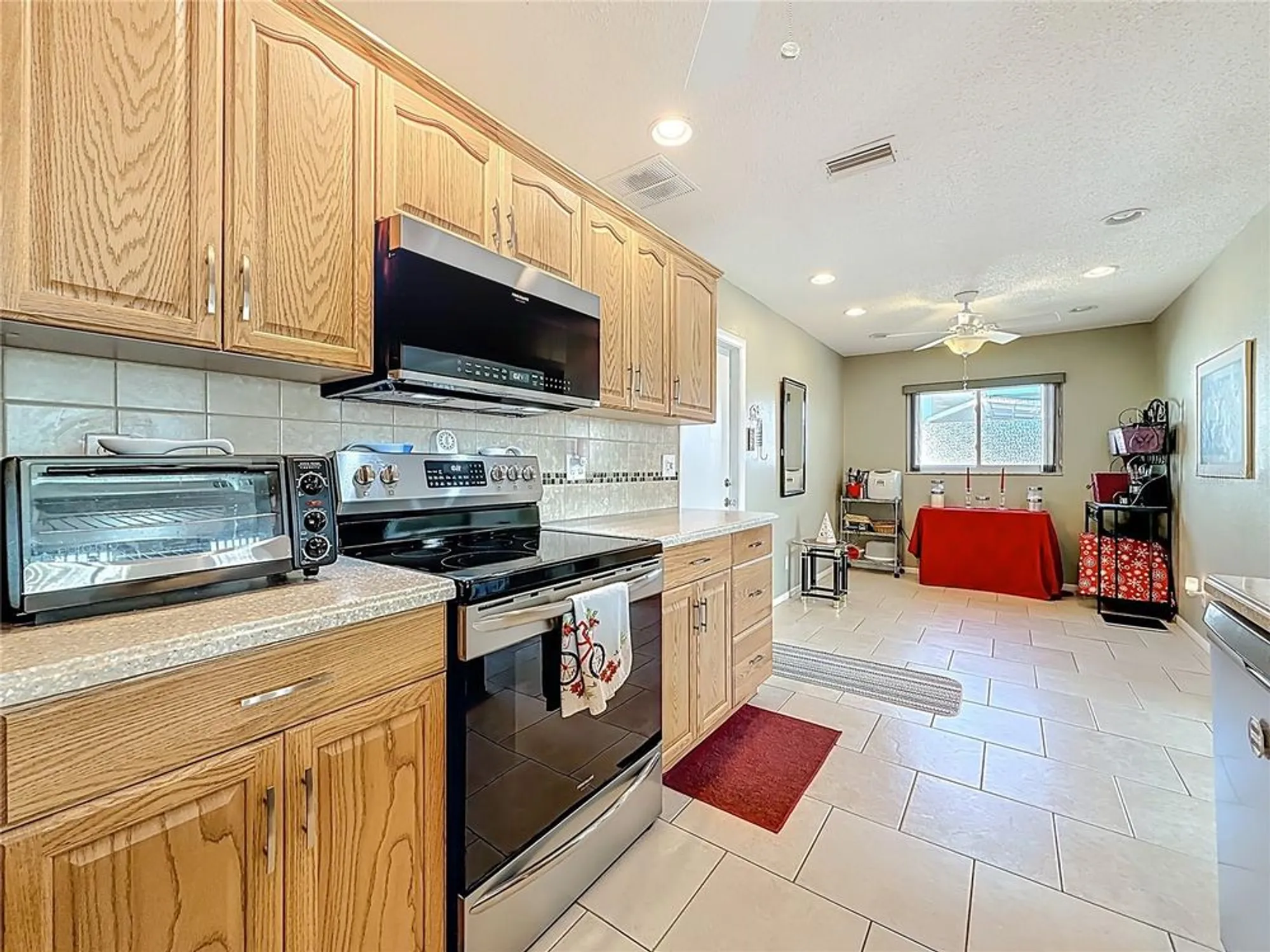 Property Slideshow image 14 of 45 | 9729 36th way n # 4, Pinellas Park, FL, 33782